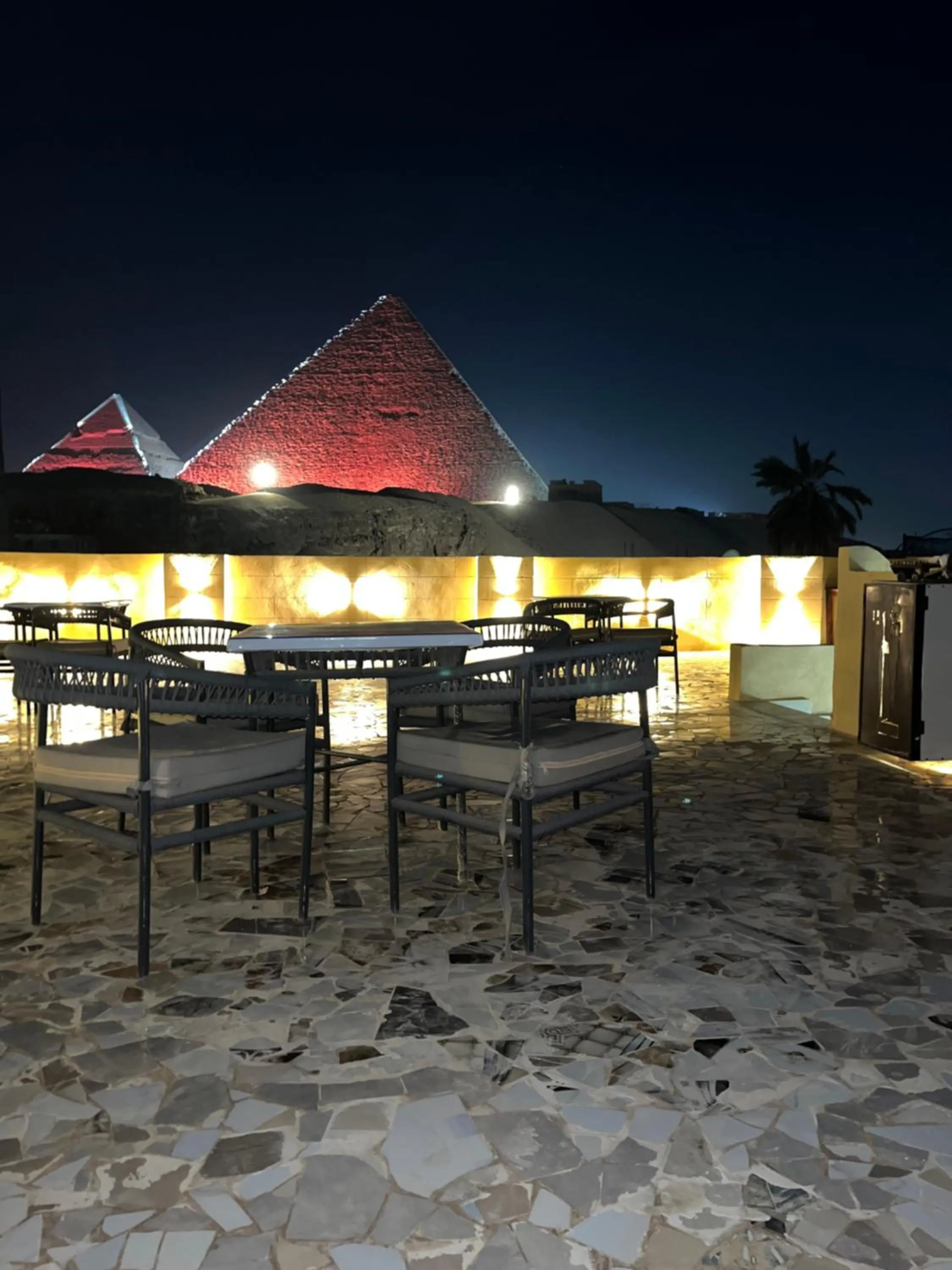 Night in El Khalil Pyramids View Inn