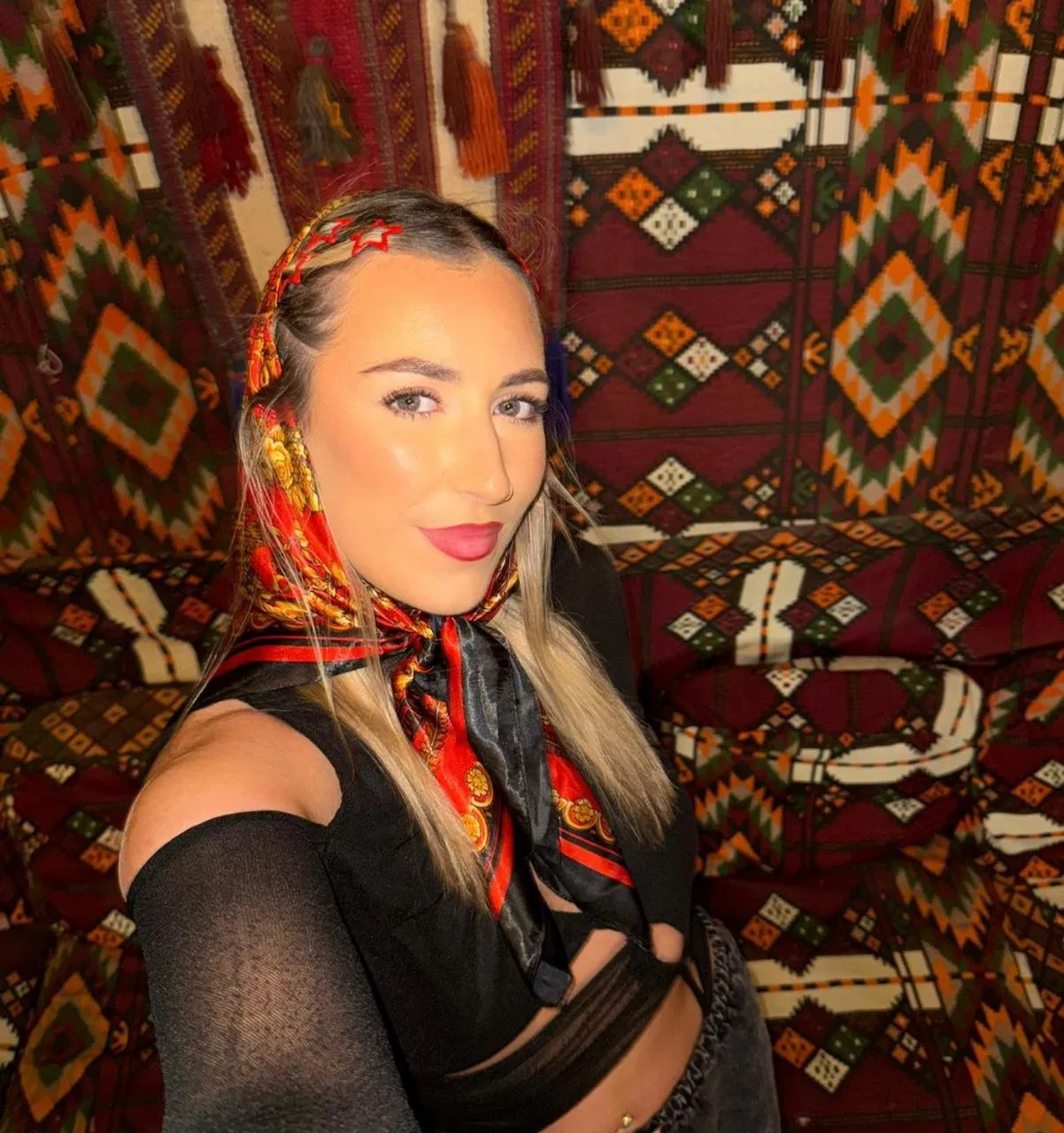 group of guests in El Khalil Pyramids View Inn