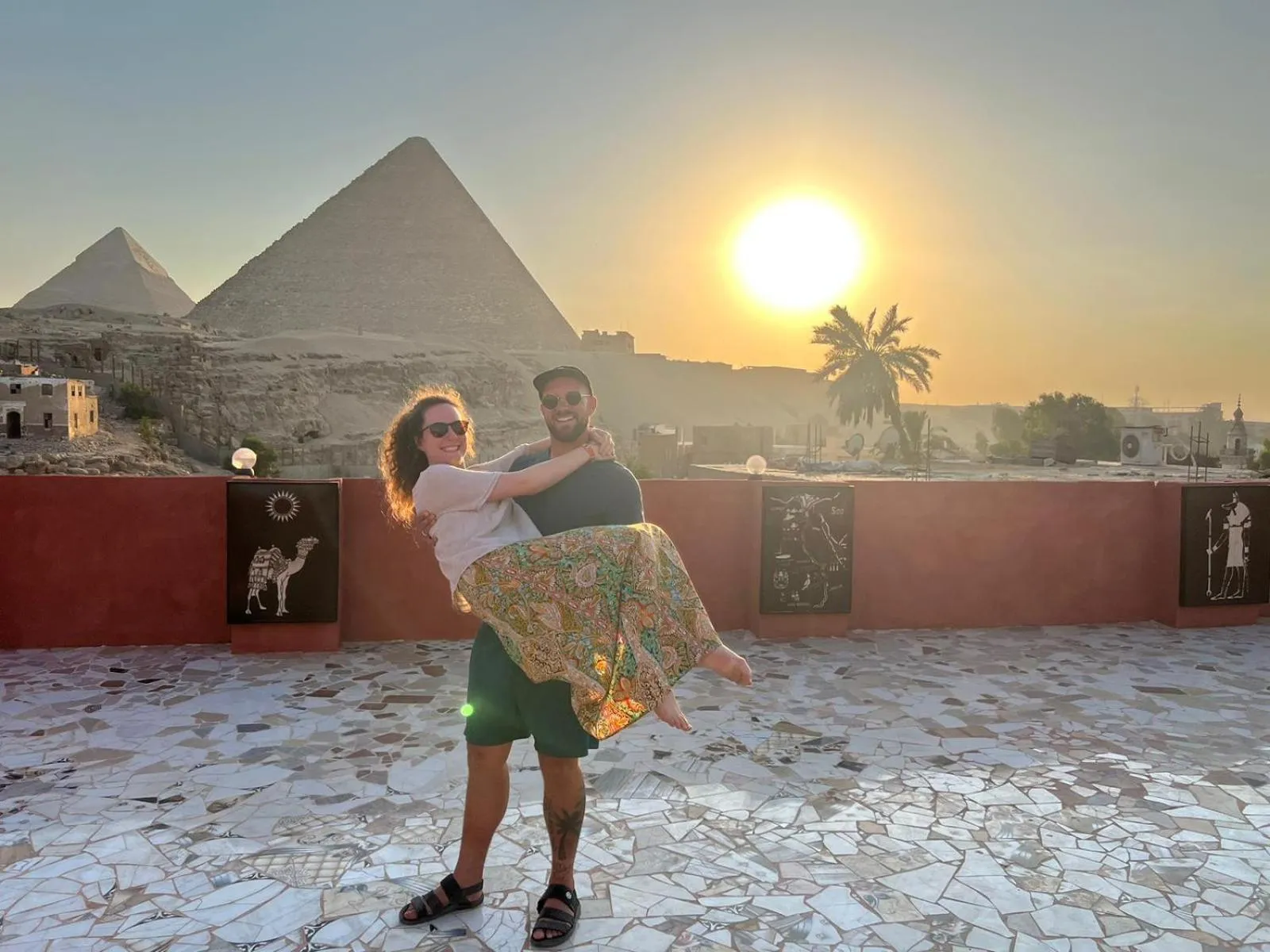 group of guests in El Khalil Pyramids View Inn