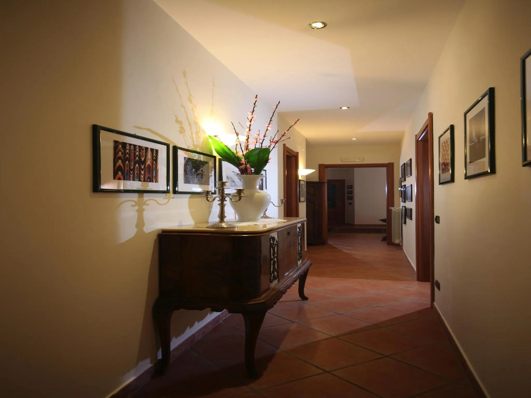 People in Napoli Porta Di Mare