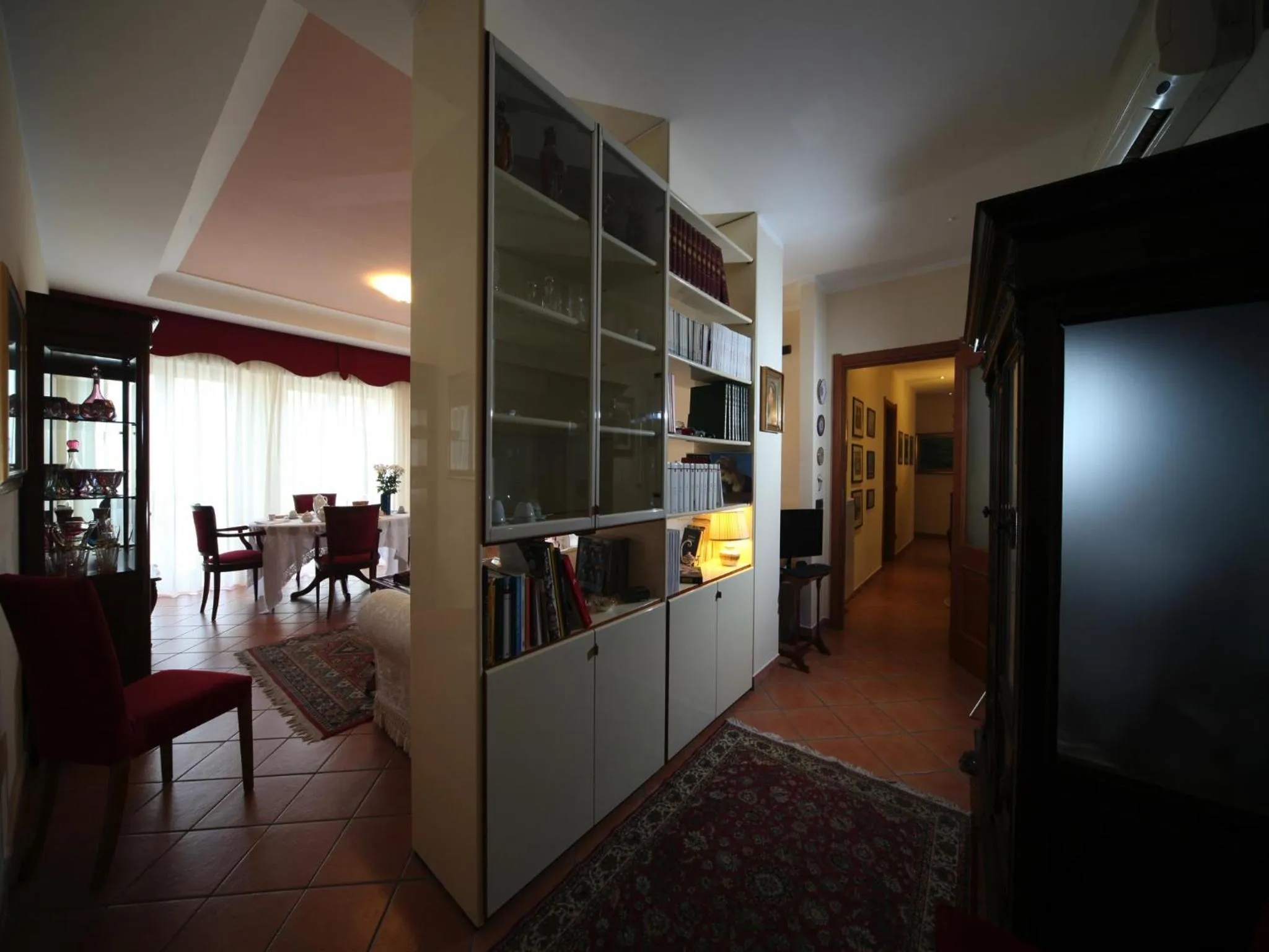 Communal lounge/ TV room in Napoli Porta Di Mare