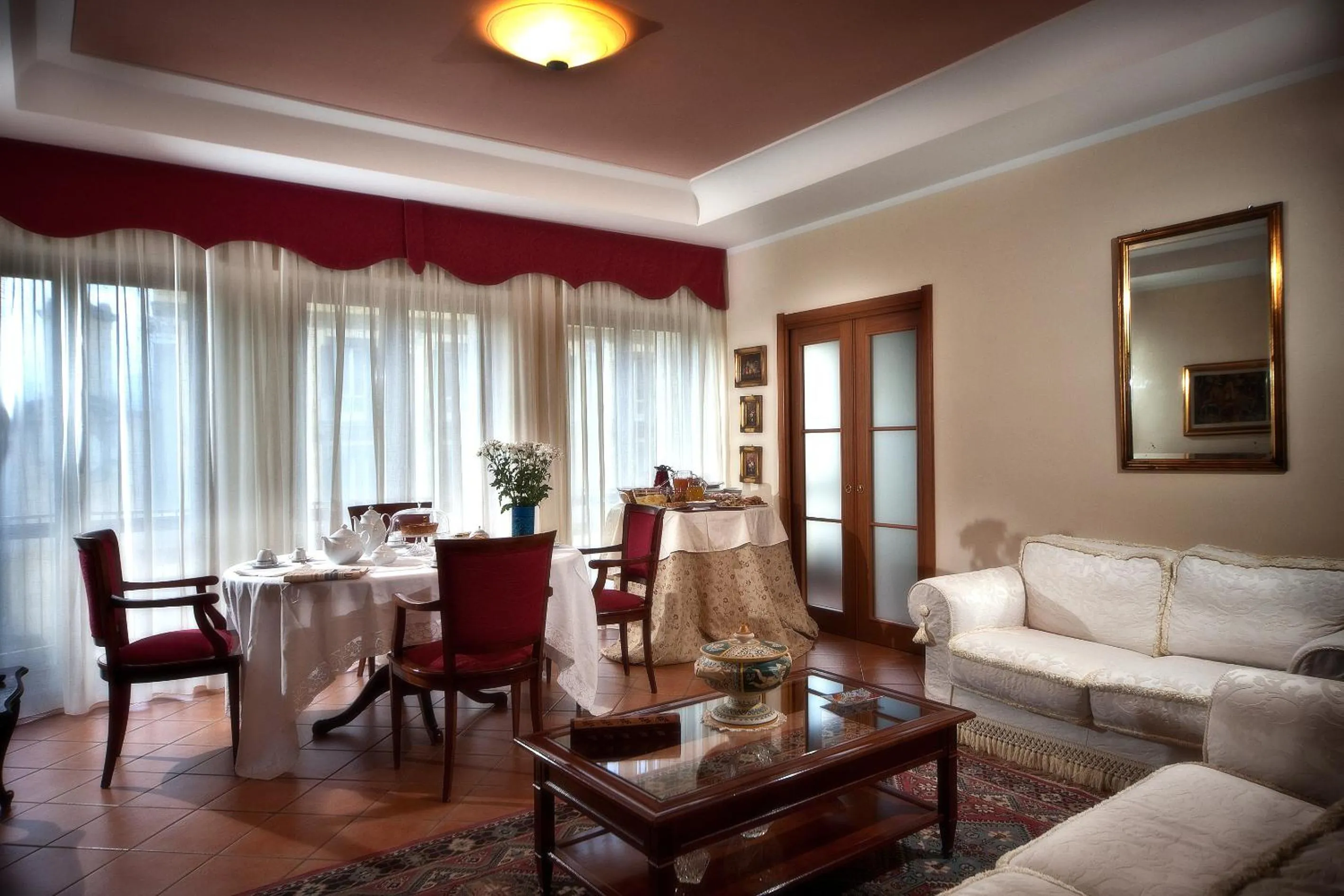 Restaurant/places to eat in Napoli Porta Di Mare