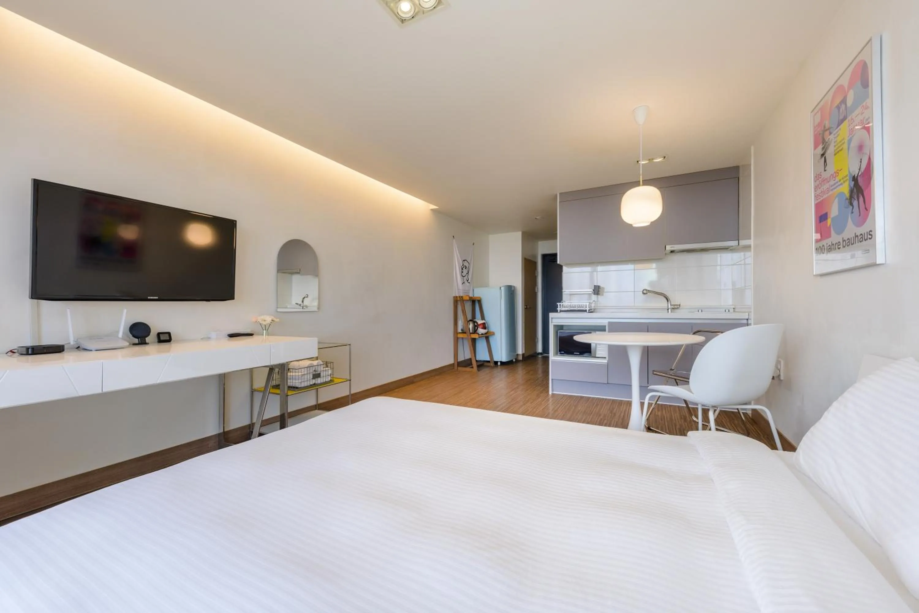 Photo of the whole room, Bed in IRO Jeju