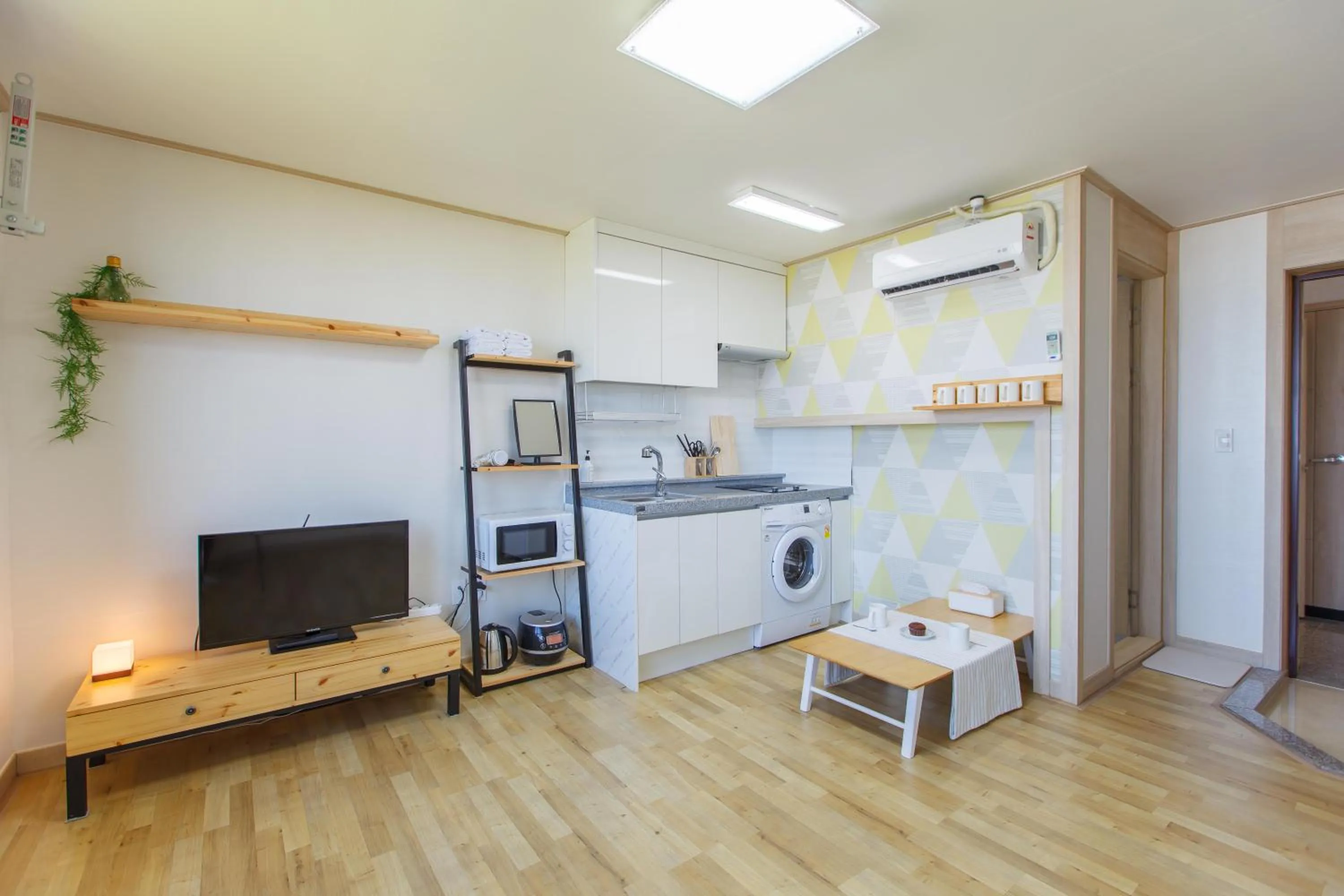 Photo of the whole room in BnSun Pension