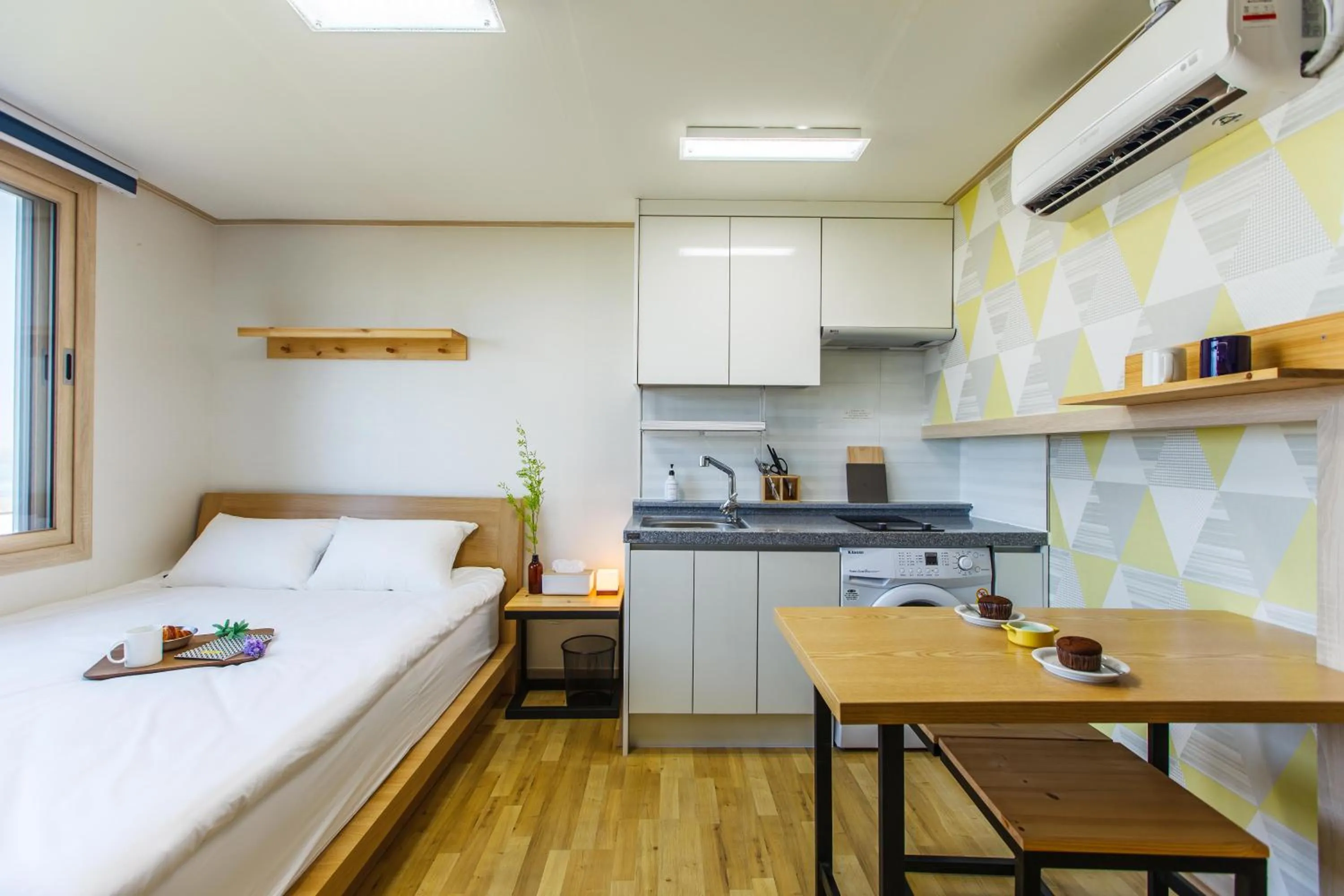 Photo of the whole room, Bed in BnSun Pension