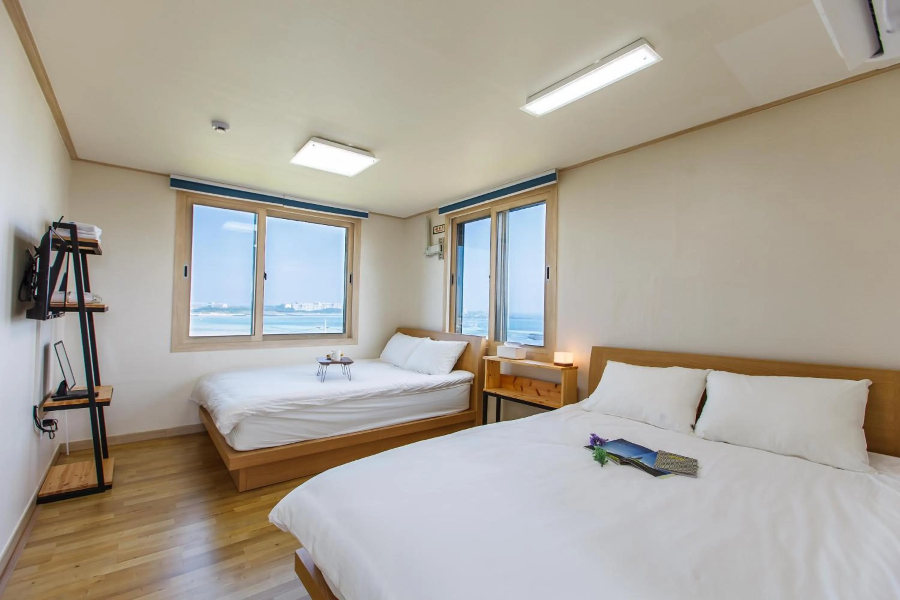 Photo of the whole room, Bed in BnSun Pension