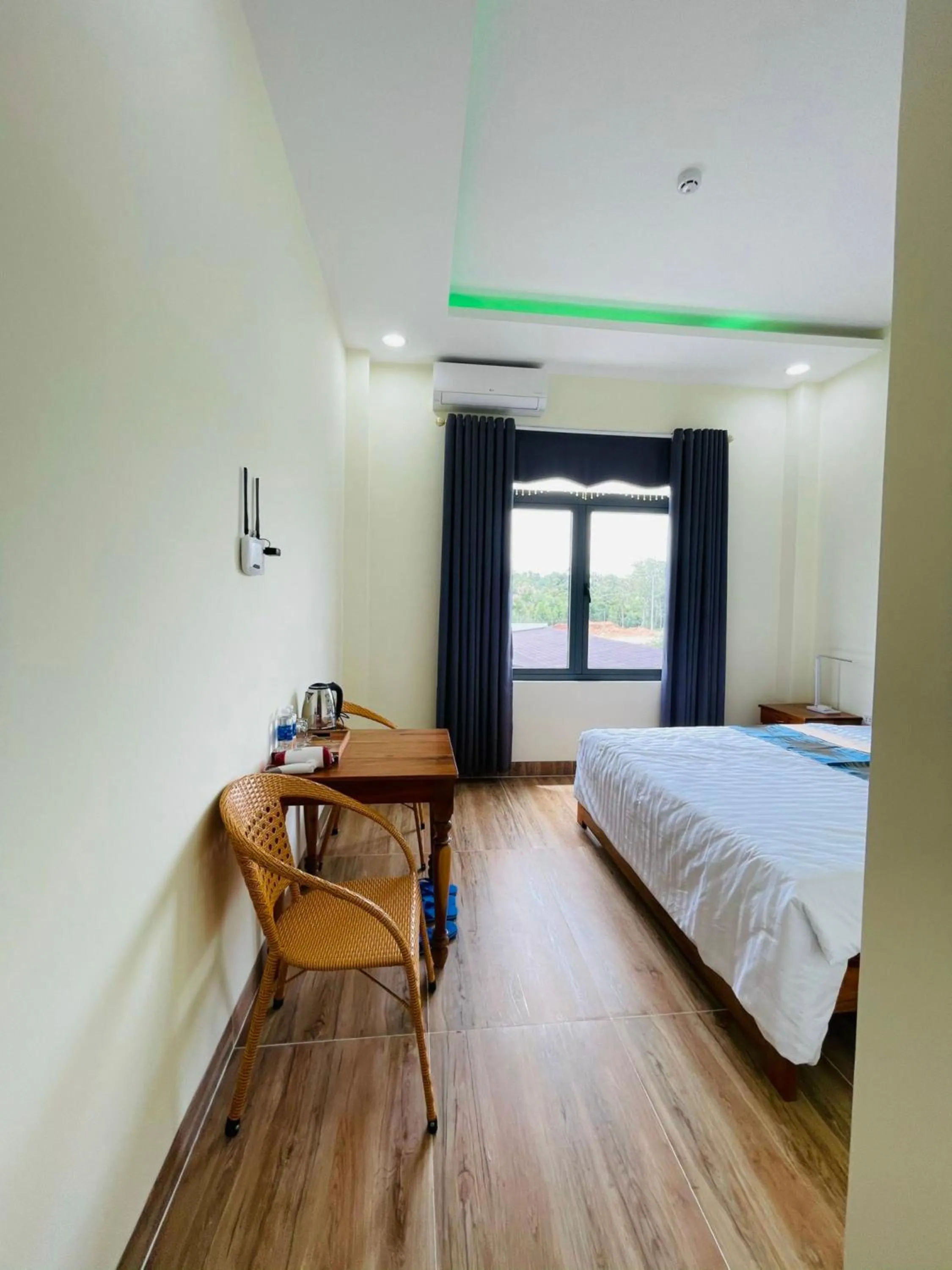 Photo of the whole room, Bed in Hoàng Đô Hotel