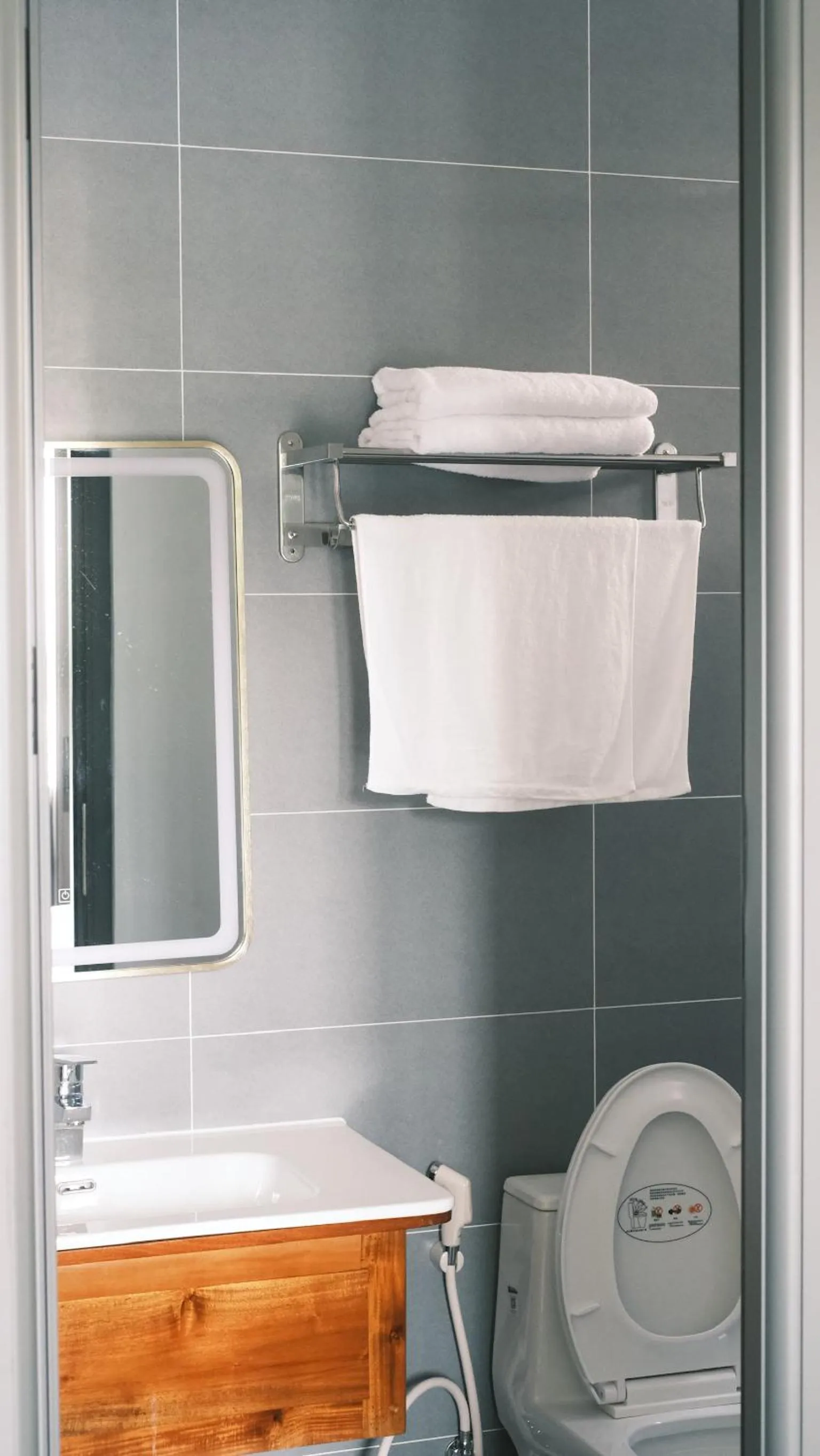 Toilet in Hoàng Đô Hotel