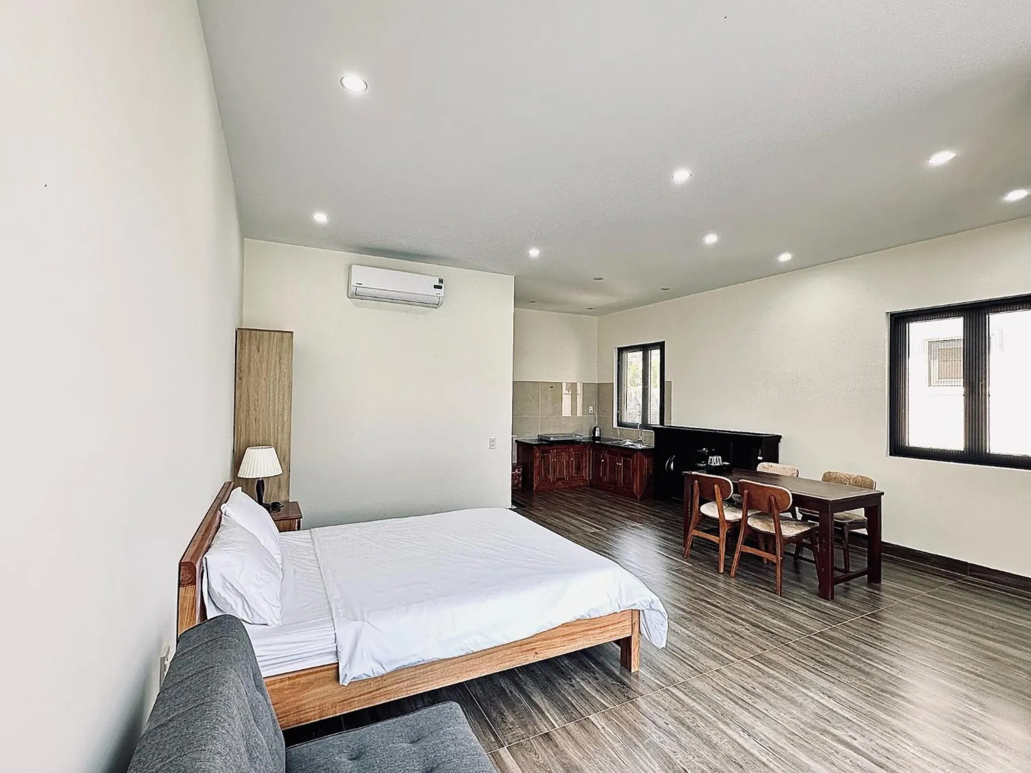 Photo of the whole room, Bed in Hoàng Đô Hotel