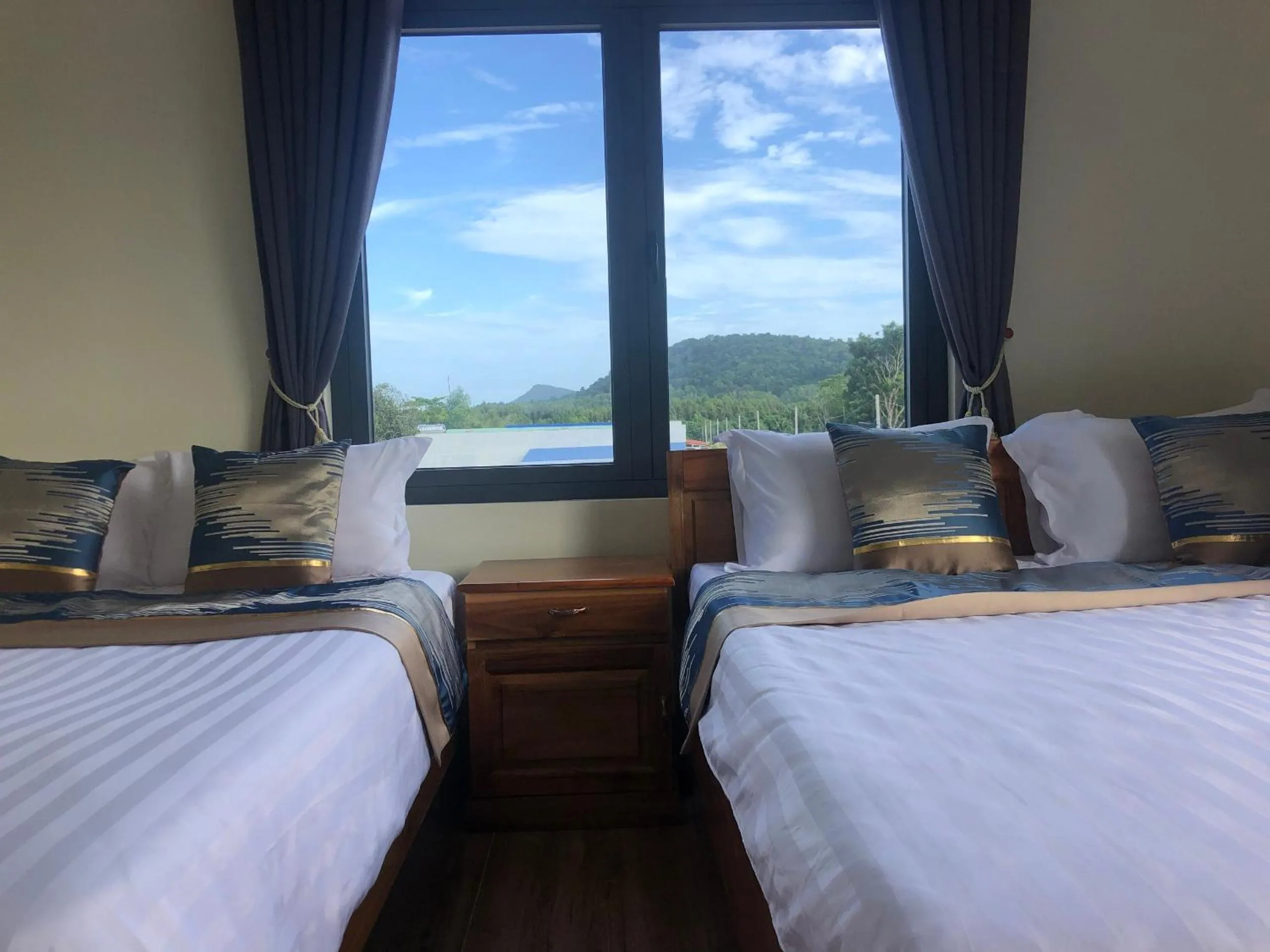 Bedroom, Bed in Hoàng Đô Hotel