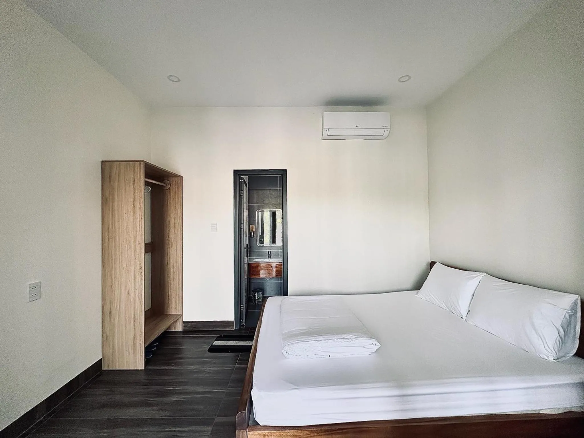 Bedroom, Bed in Hoàng Đô Hotel