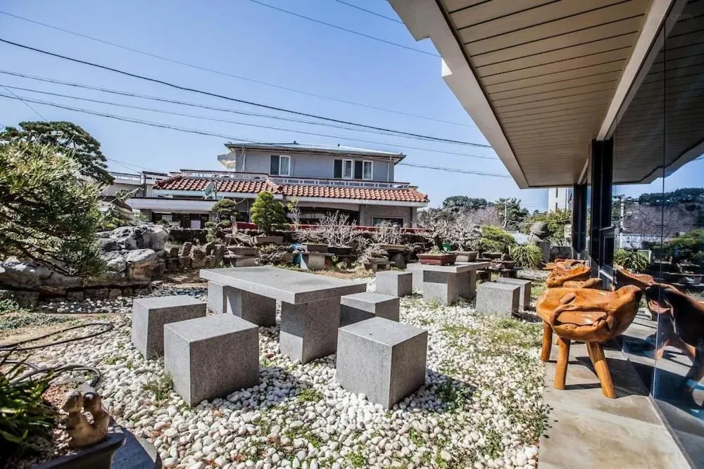 Garden view in Cheonjiyeon Hotel