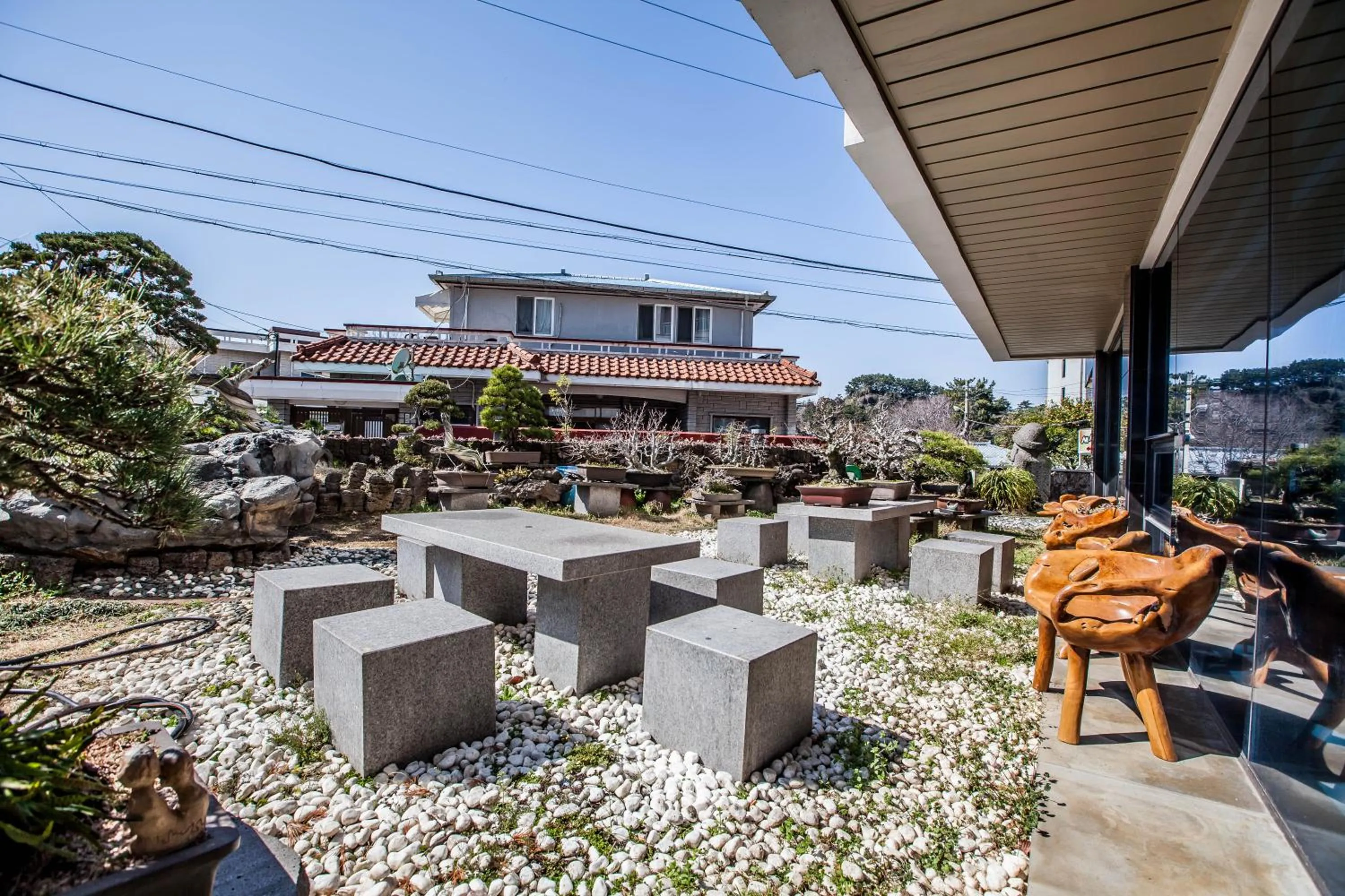 Garden in Cheonjiyeon Hotel