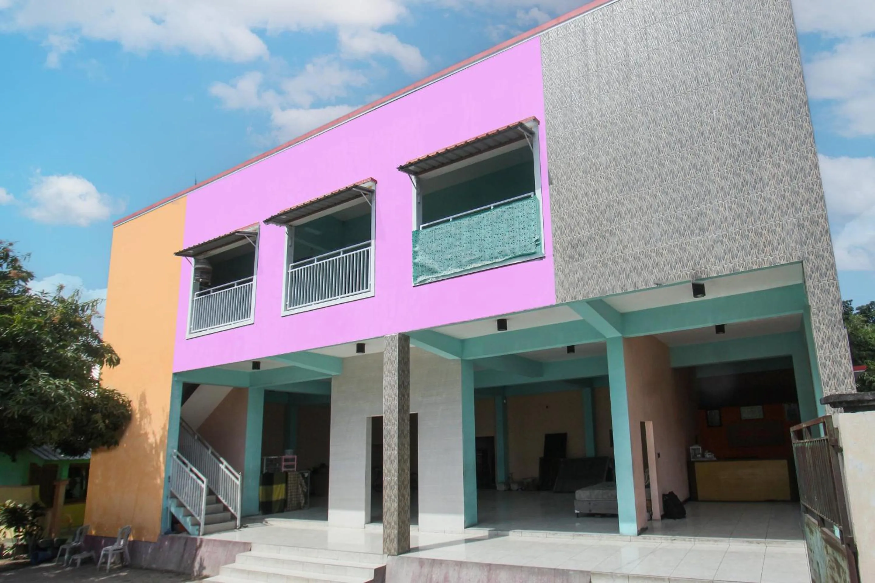 Facade/entrance in Hotel O Jayanni