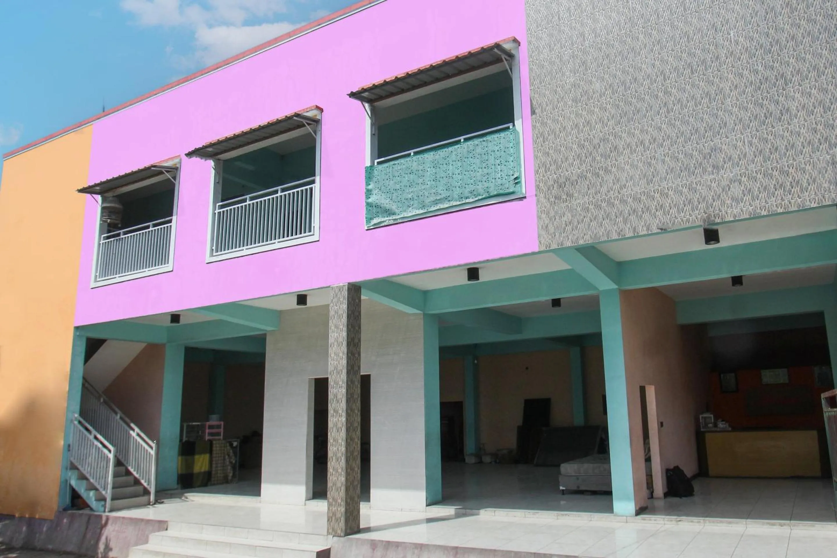 Facade/entrance in Hotel O Jayanni