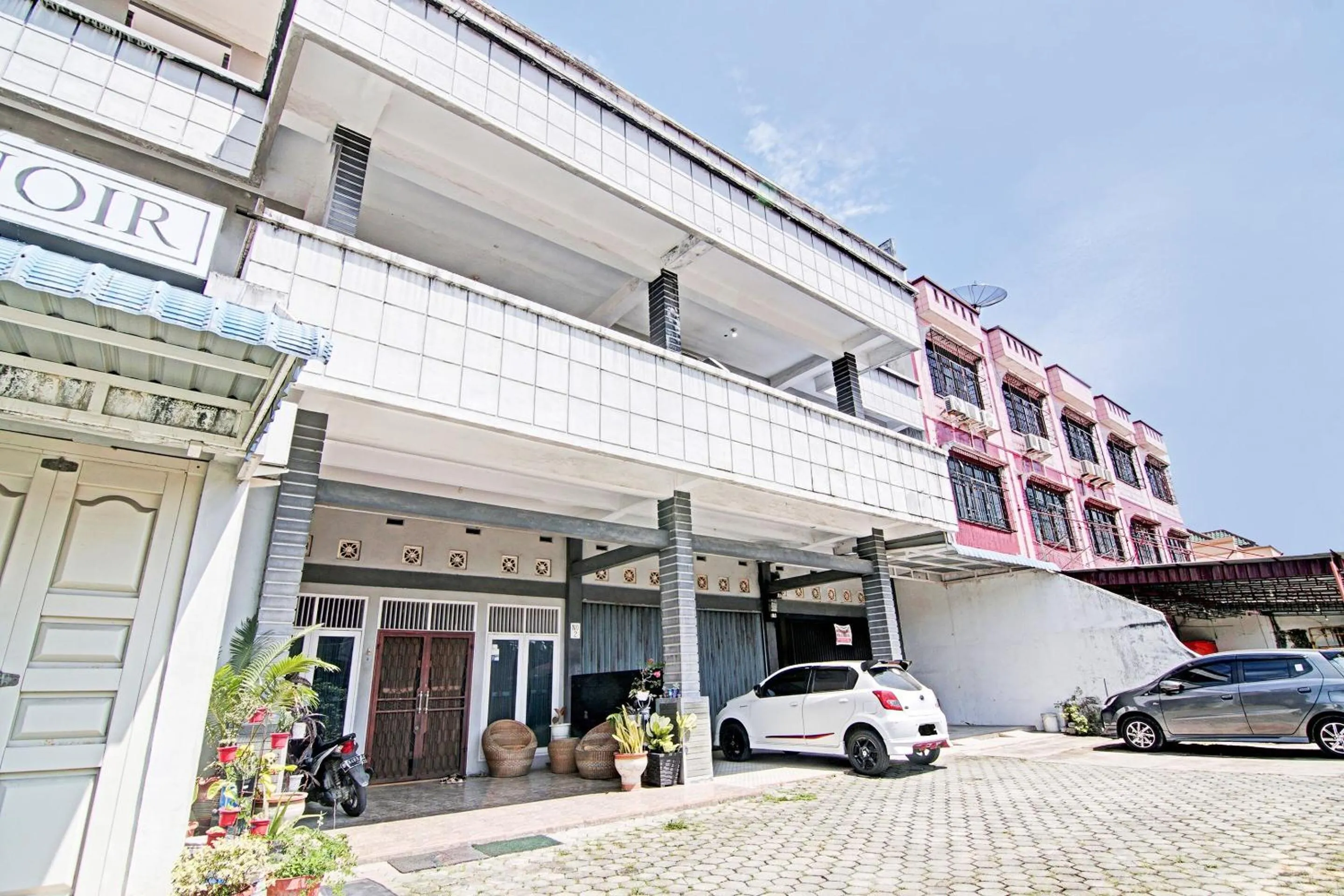 Facade/entrance in Hotel O Wisma Jaya SyariahNearRM Beringin Indah