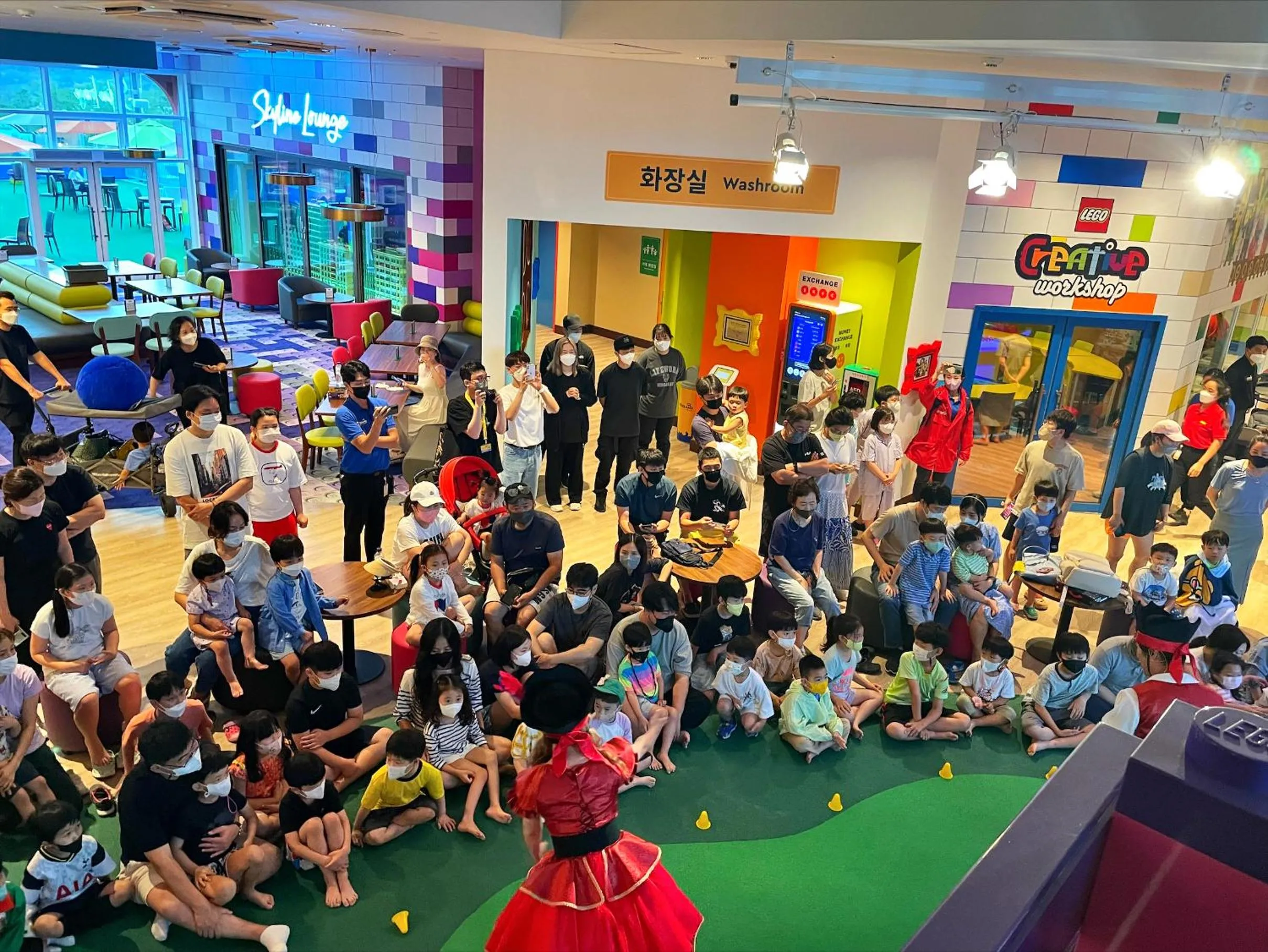 Evening entertainment in LEGOLAND Korea Resort Hotel