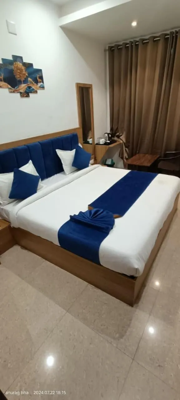 Bedroom in Hotel Raas Inn, New Hotel