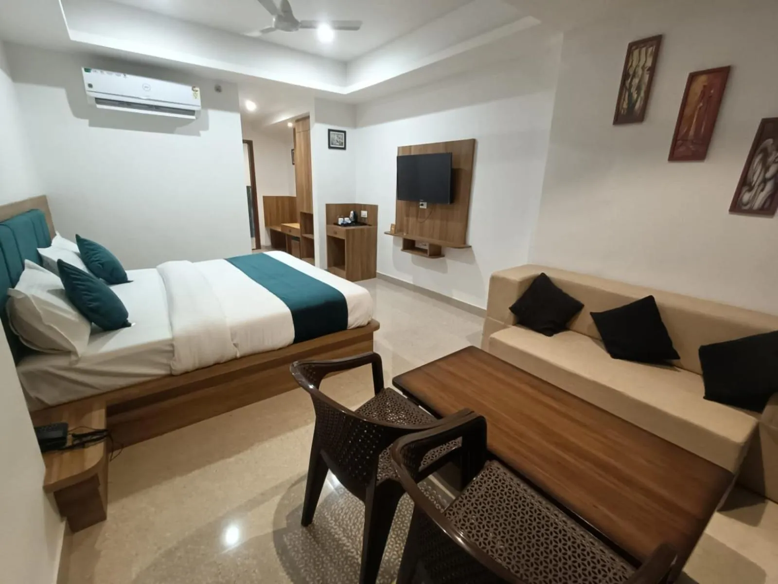 Hotel Raas Inn, New Hotel