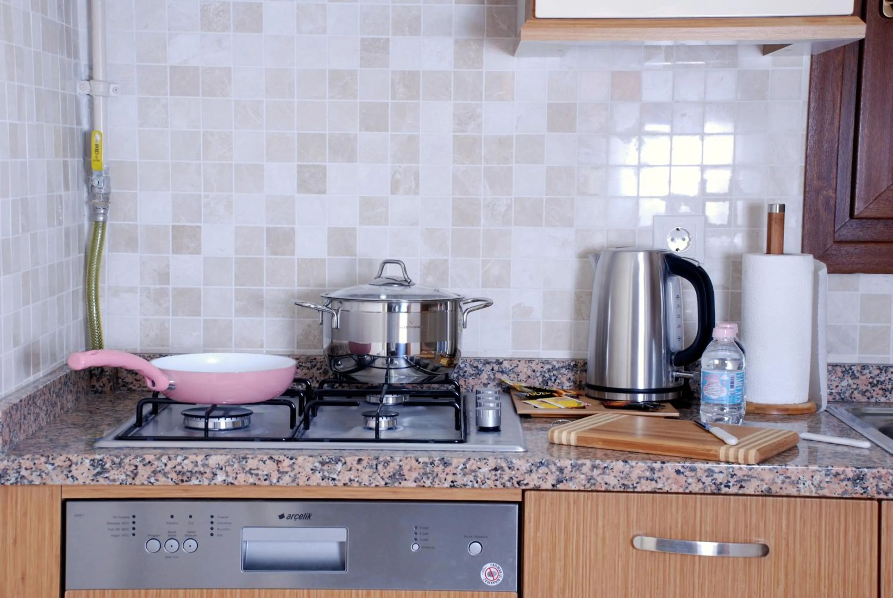 Kitchen or kitchenette in Homelike Residence