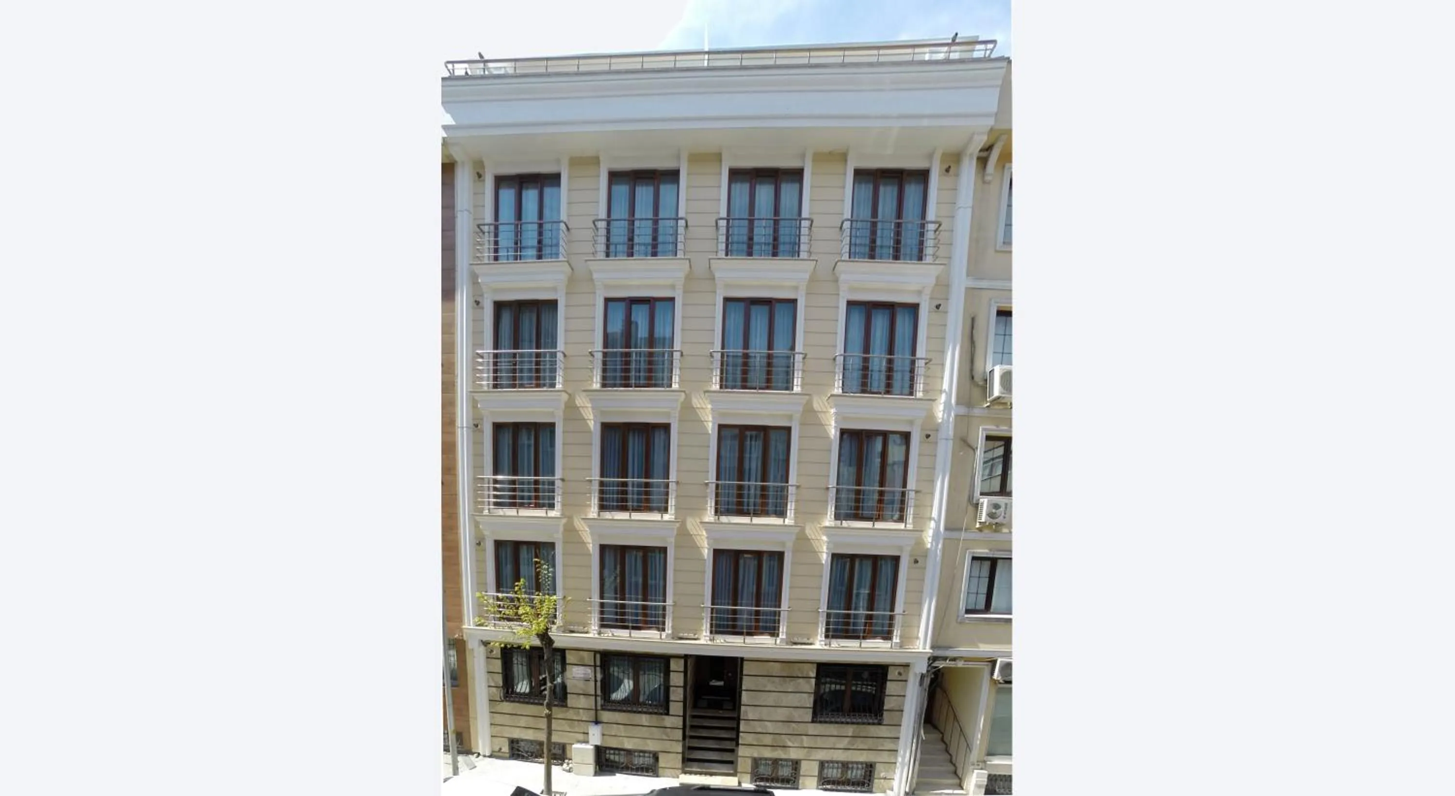 Facade/entrance in Homelike Residence