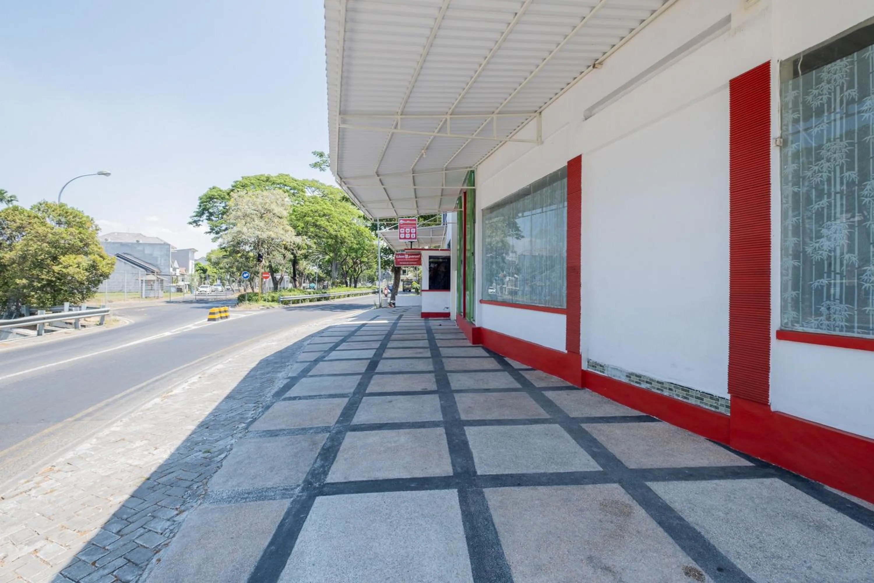 Property building in RedDoorz Plus @ Grace Residence Surabaya