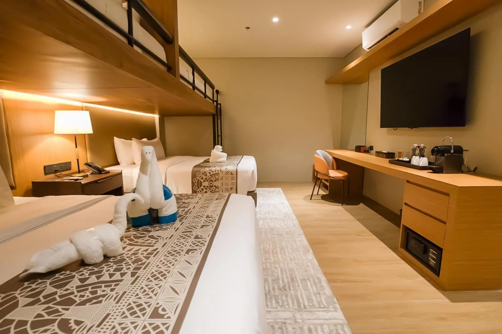 Brittany Hotel Villar City