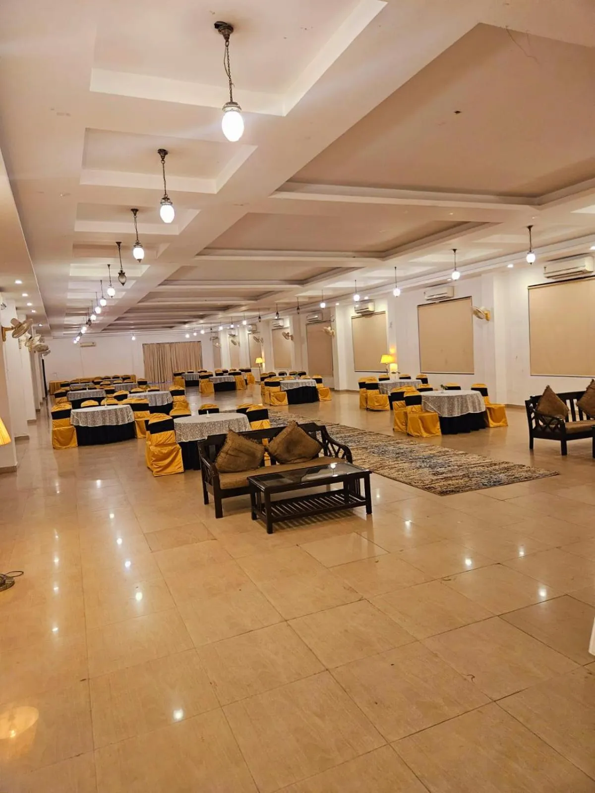 Banquet/Function facilities in Corbett Tusker Trail