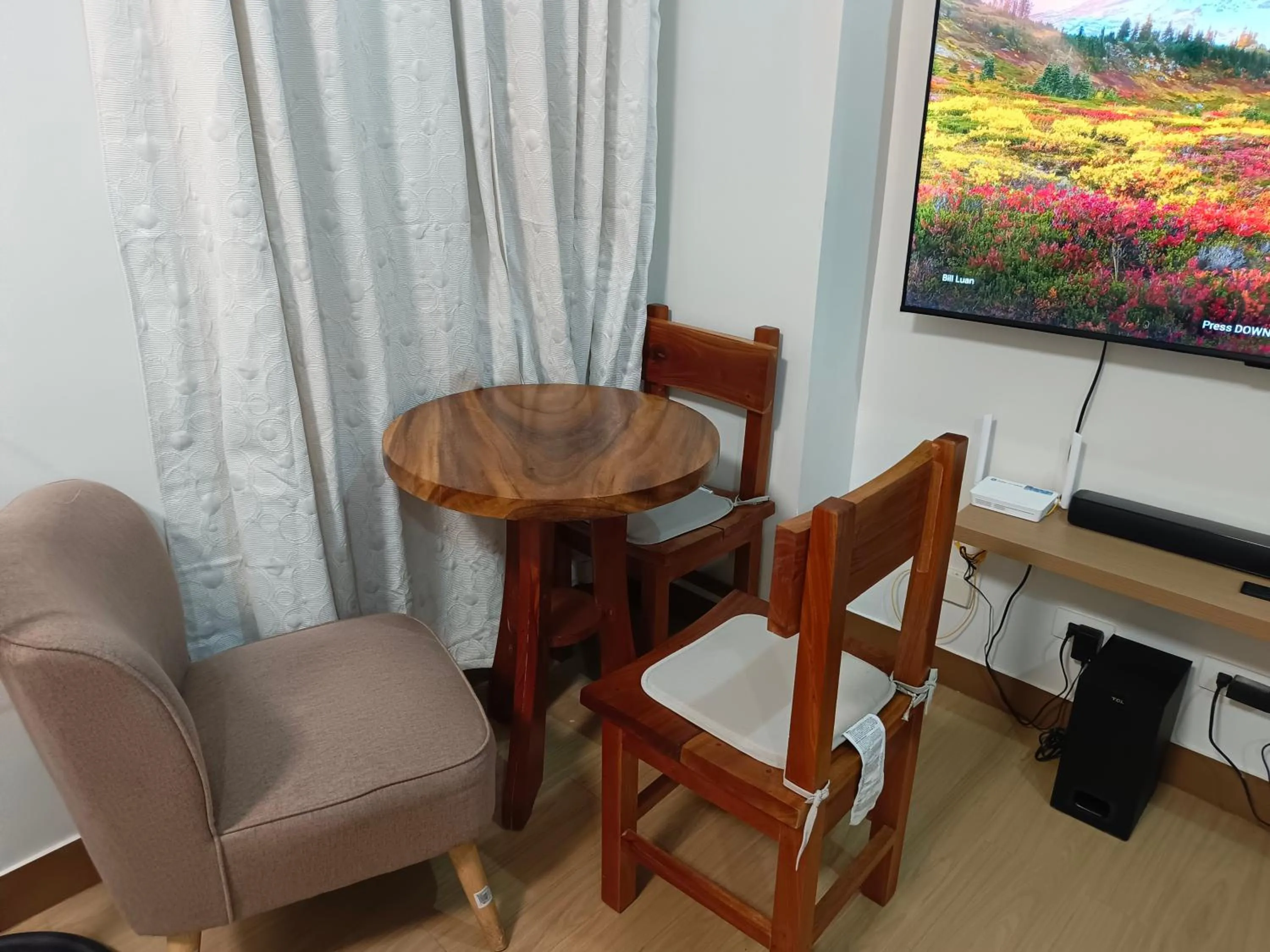 TV and multimedia in Happy Stays B - End Unit Greenery View at SMDC Hope Residences