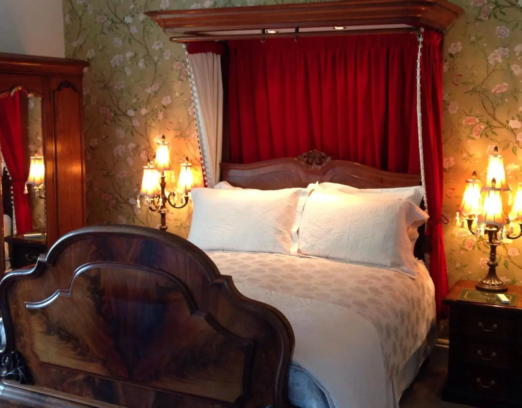 Family Suite Ensuite in Westgate Manor Family Suite Ensuite in Westgate Manor