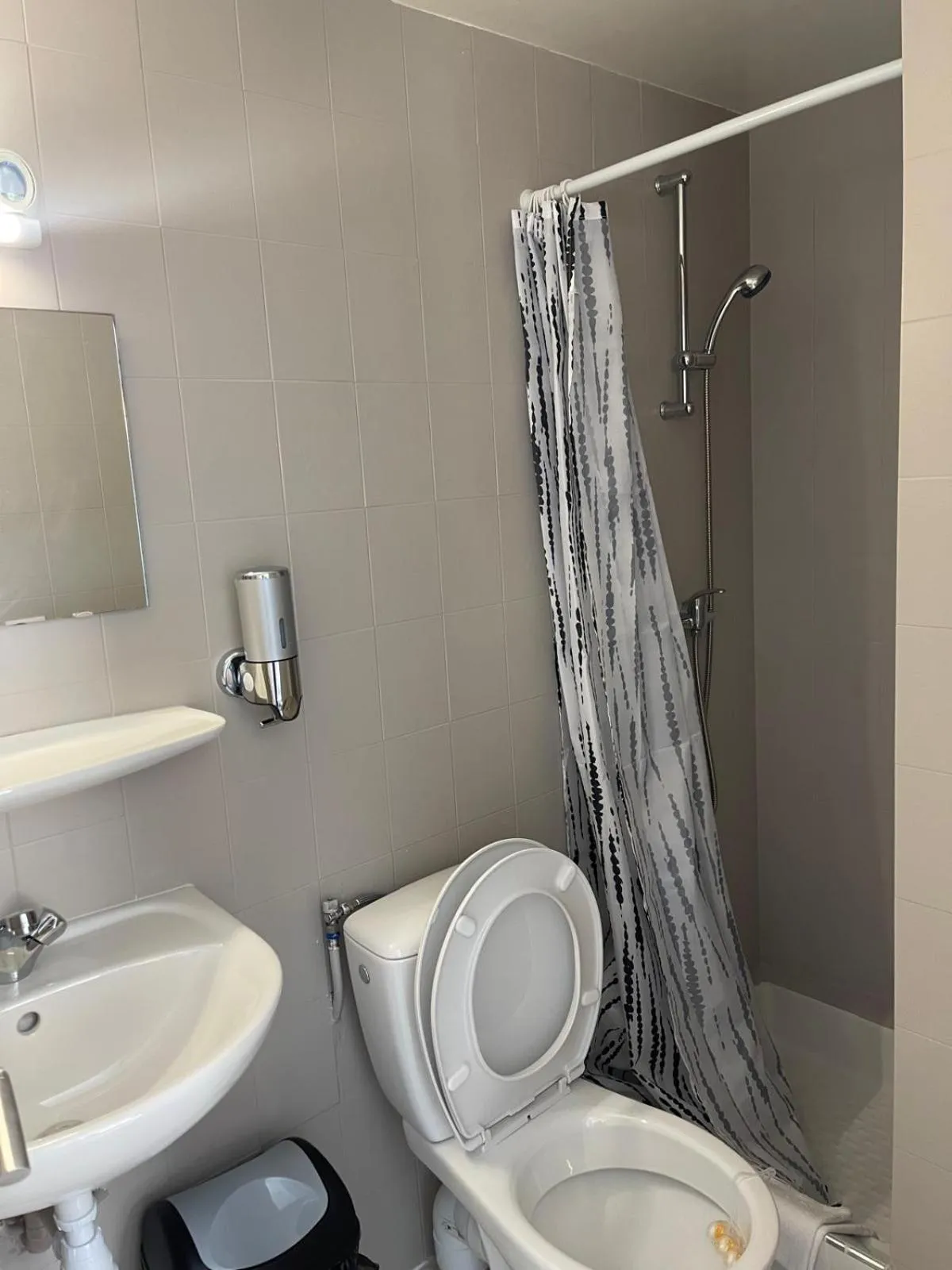 Shower in Résidences saint pierre