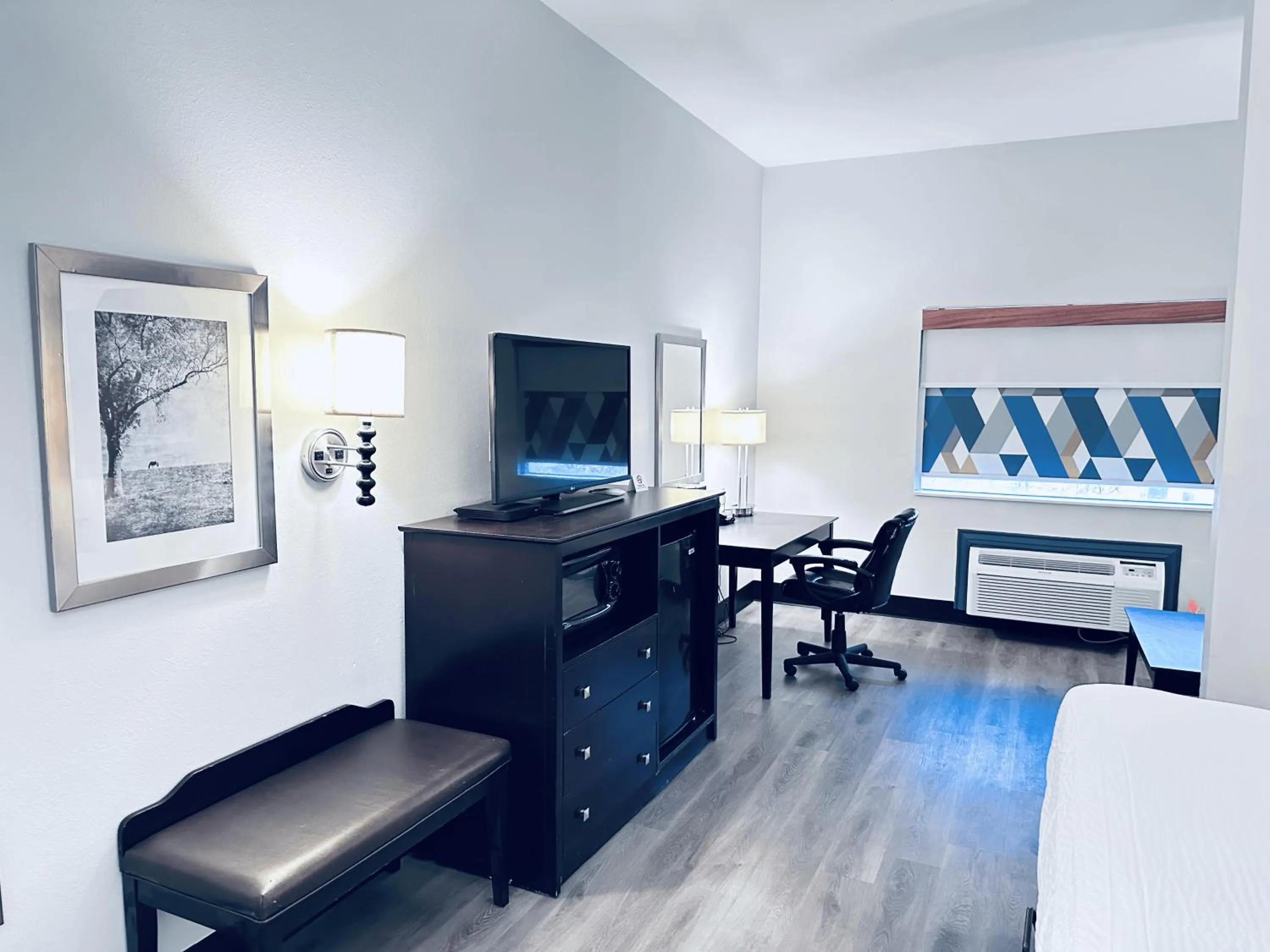 Bedroom in Baymont by Wyndham Ardmore I-35