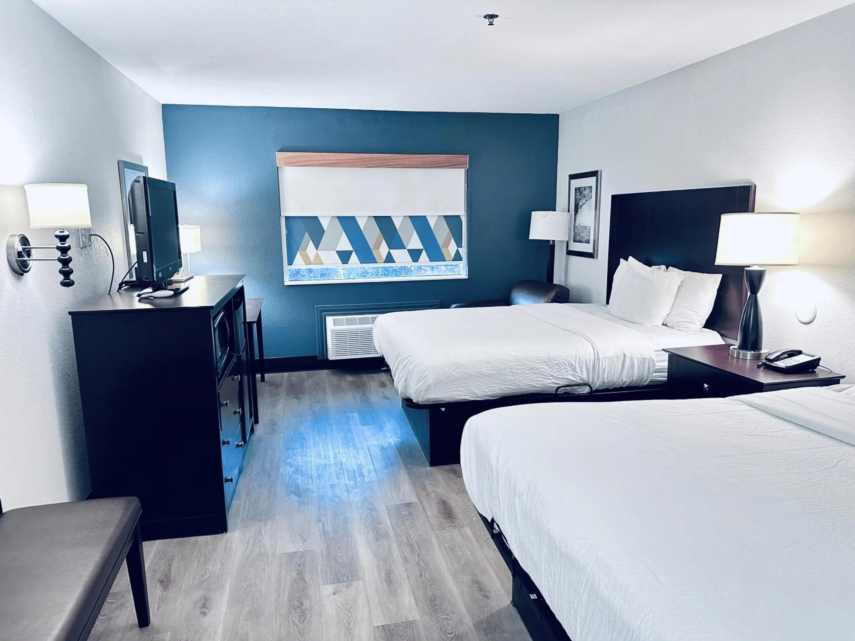 Photo of the whole room, Bed in Baymont by Wyndham Ardmore I-35