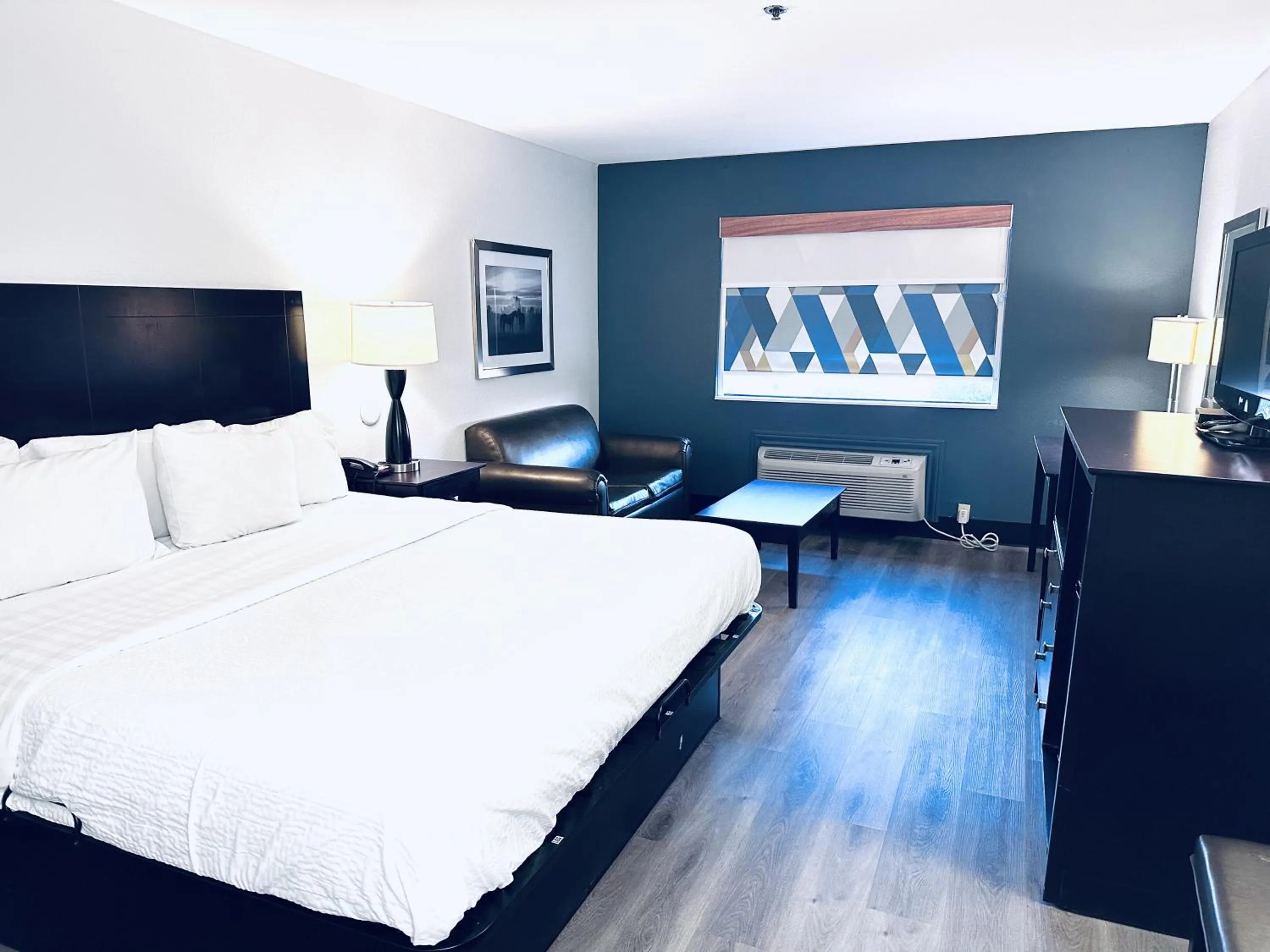 Bedroom, Bed in Baymont by Wyndham Ardmore I-35