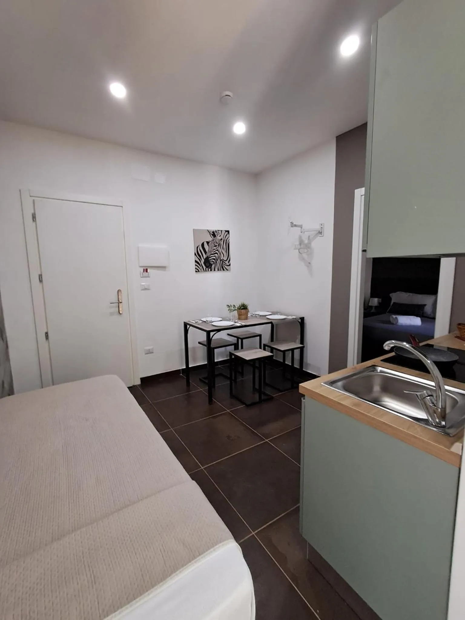 Bed in Hotel apartments Crisvan