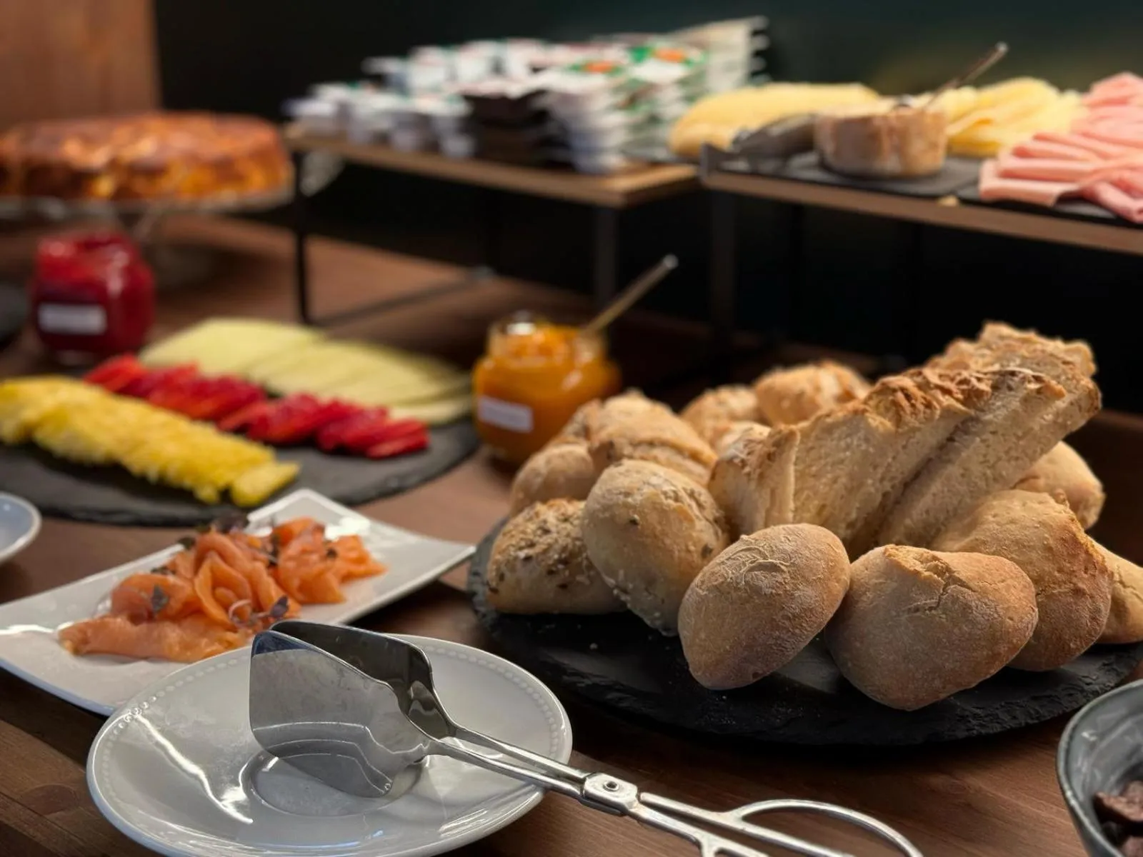 Buffet breakfast in Quinta da Amendoeira - Évora - The Farmhouse
