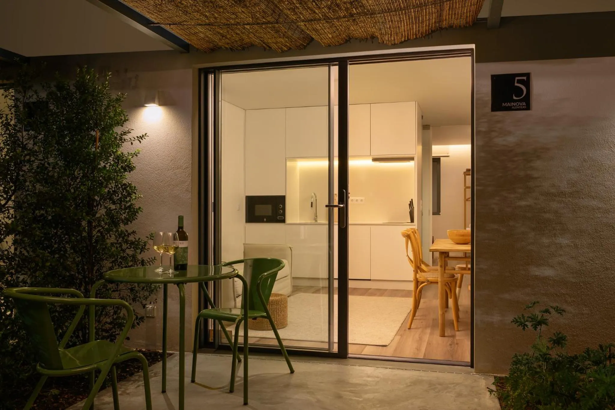 room service in Quinta da Amendoeira - Évora - The Farmhouse