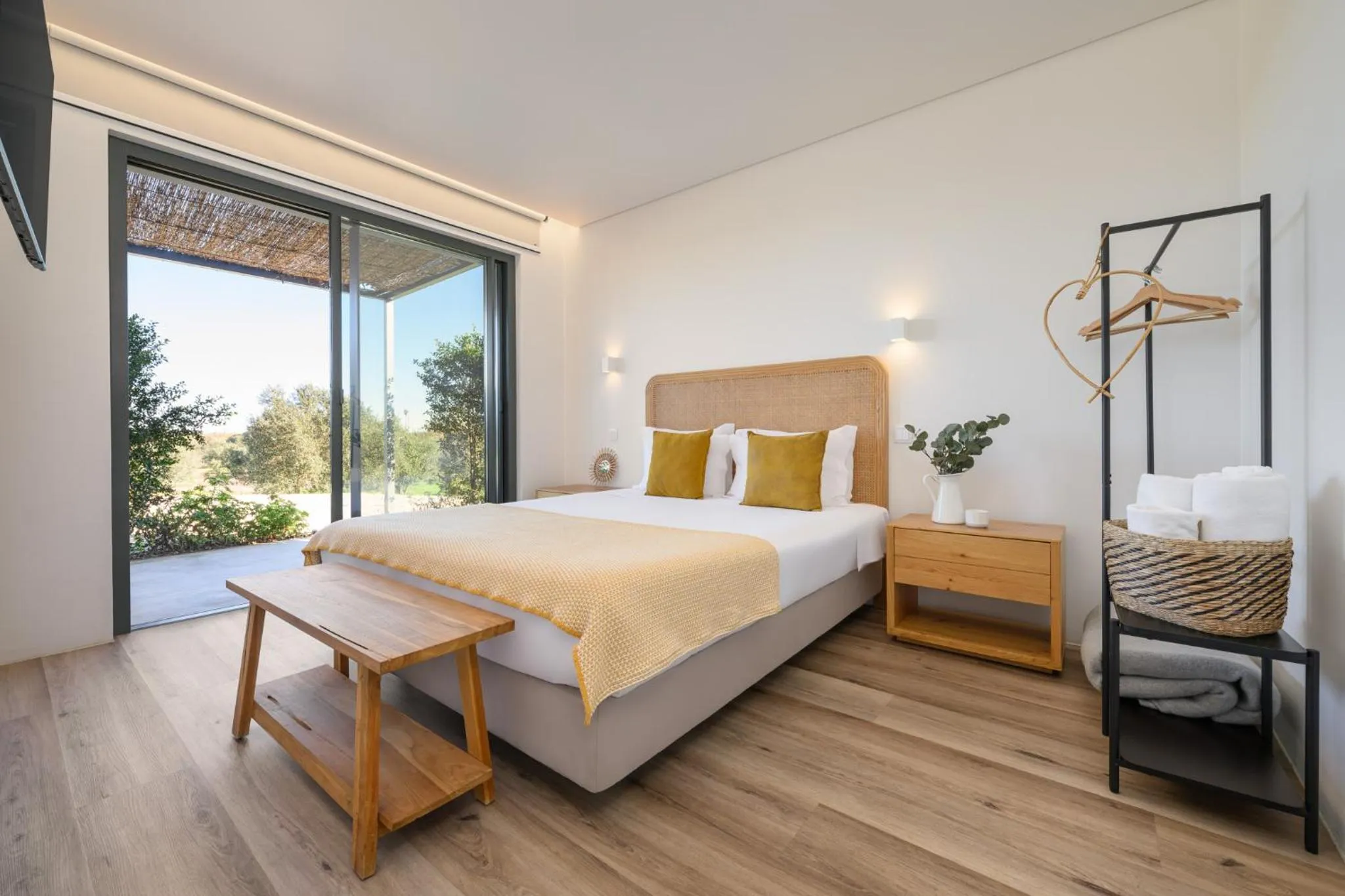 Decorative detail, Bed in Quinta da Amendoeira - Évora - The Farmhouse