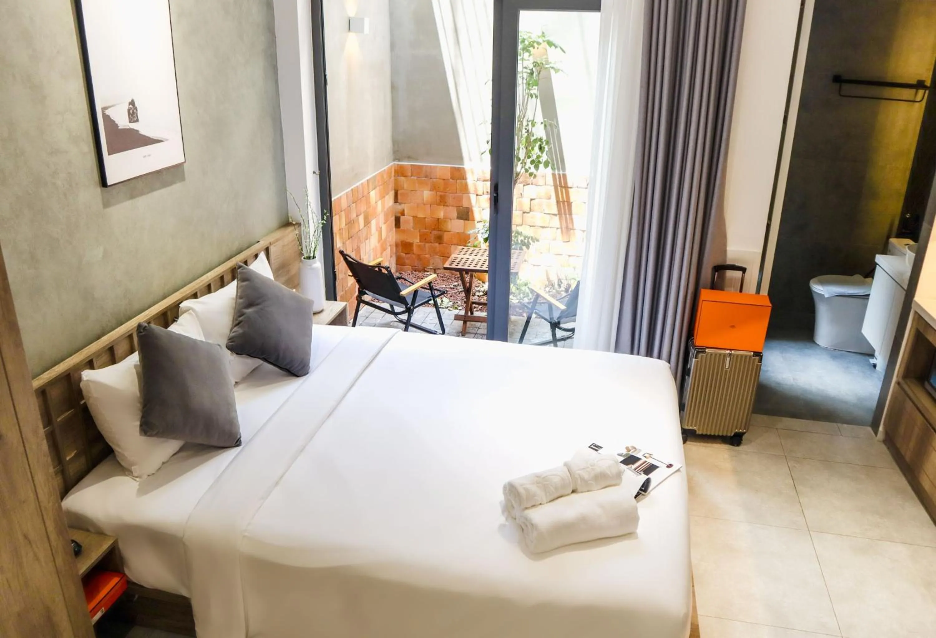 Double Room with Private Bathroom - single occupancy in Kin Wander Tân Quy