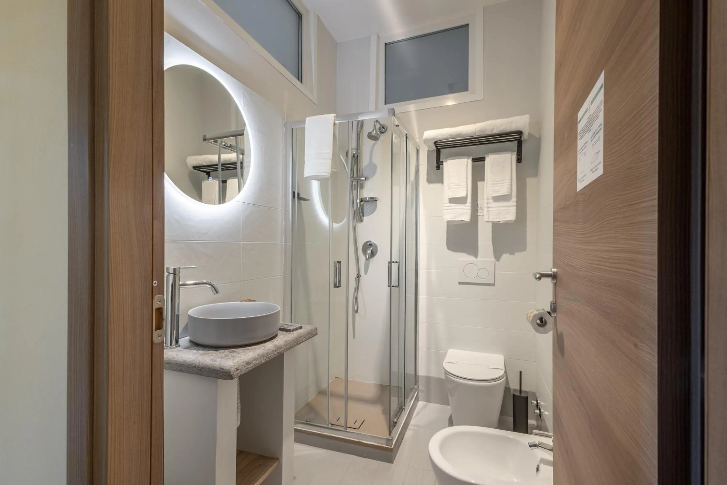 Shower in SOHO Piaggiarelle by Dasso - Guest House