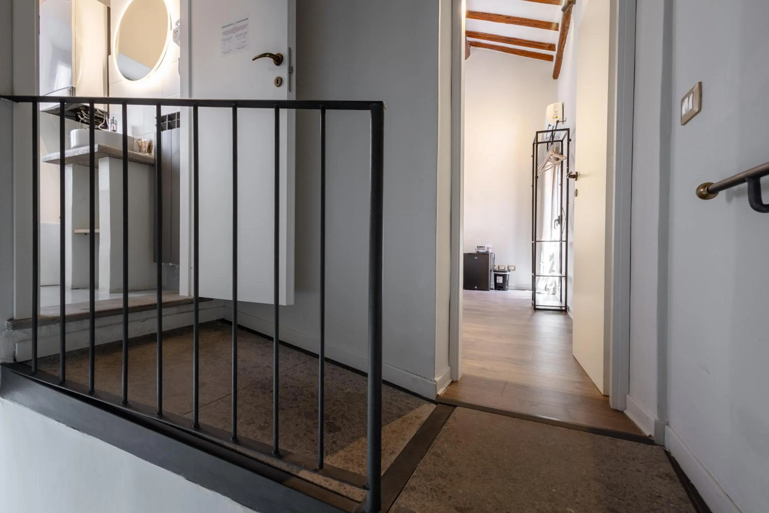 Facade/entrance, Bed in SOHO Piaggiarelle by Dasso - Guest House