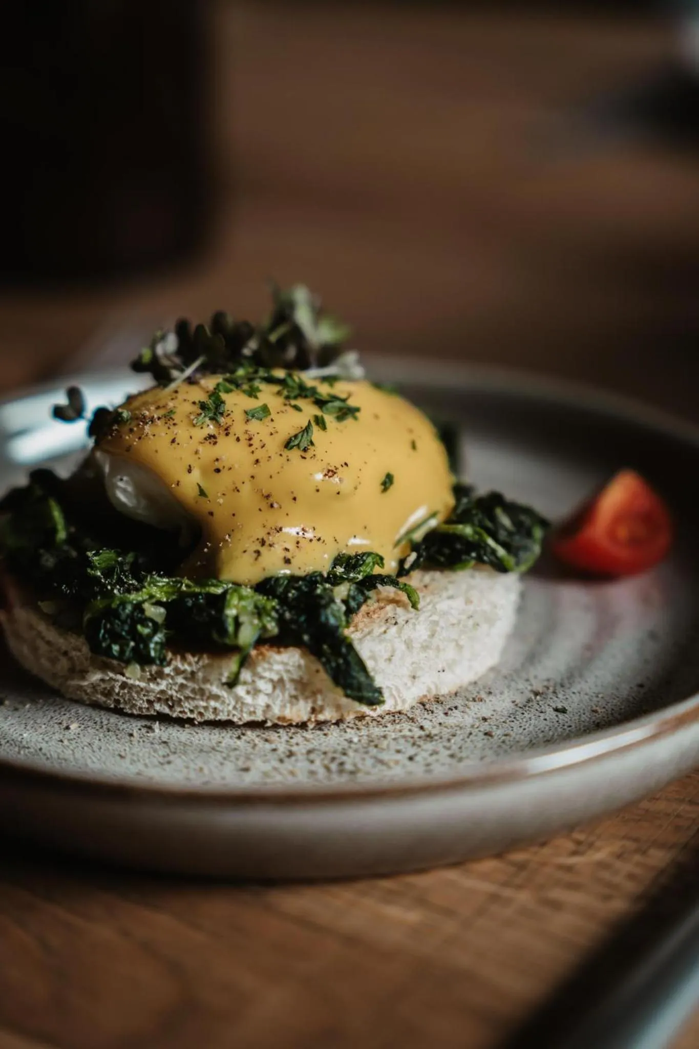 Restaurant/places to eat in kerii - adults boutique hotel