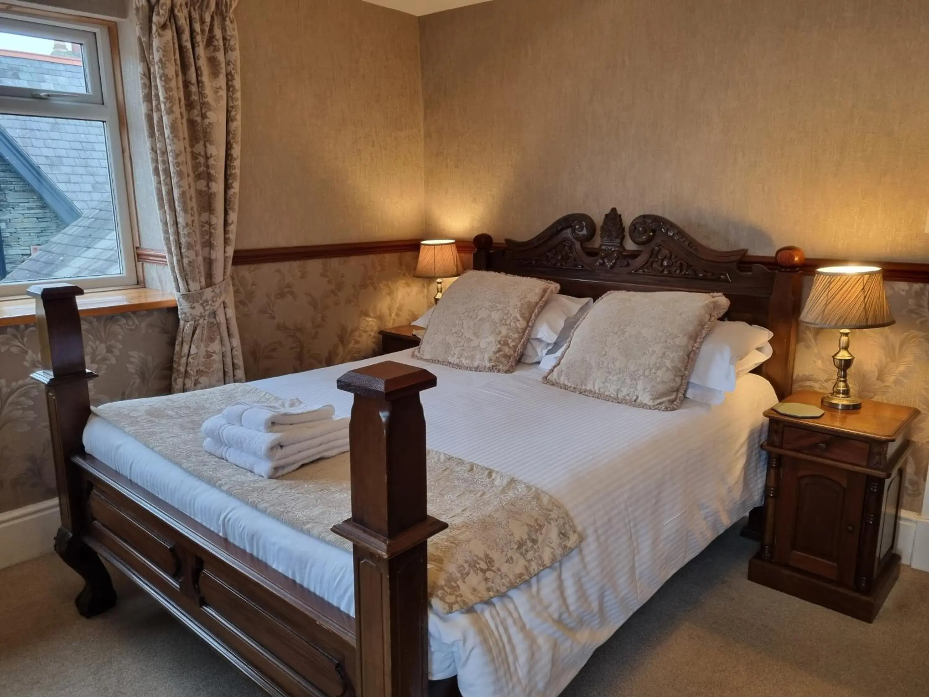 Executive Room with Mountain View in Keswick Park Hotel Executive Room with Mountain View in Keswick Park Hotel