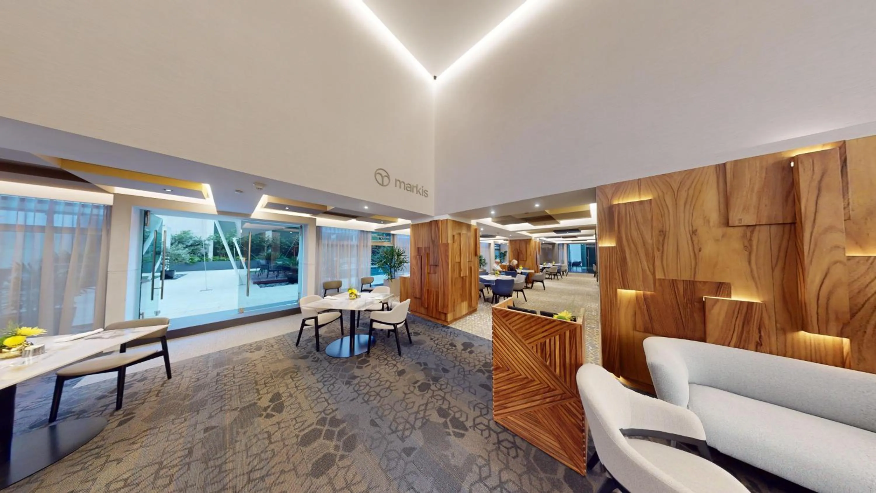 Restaurant/places to eat in Adriatika Hotel & Residence