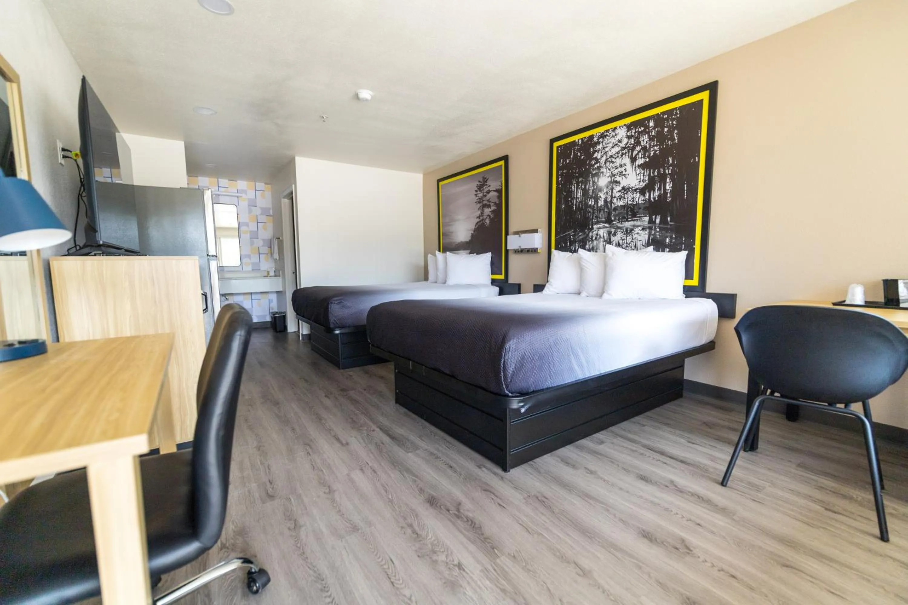 Bed in Super 8 by Wyndham Jasper TX