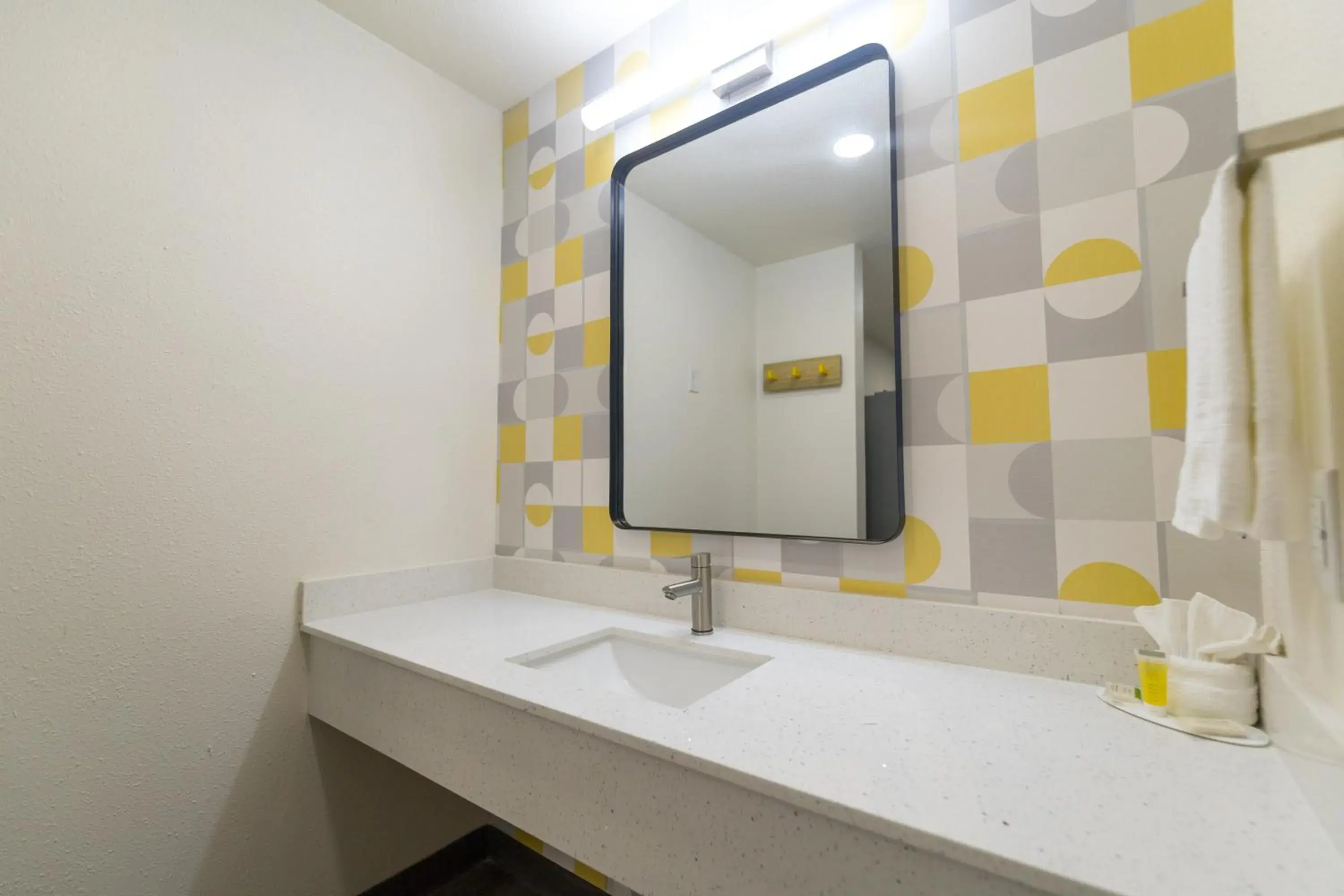 3 Queen Beds, One-Bedroom, Non-Smoking in Super 8 by Wyndham Jasper TX 3 Queen Beds, One-Bedroom, Non-Smoking in Super 8 by Wyndham Jasper TX