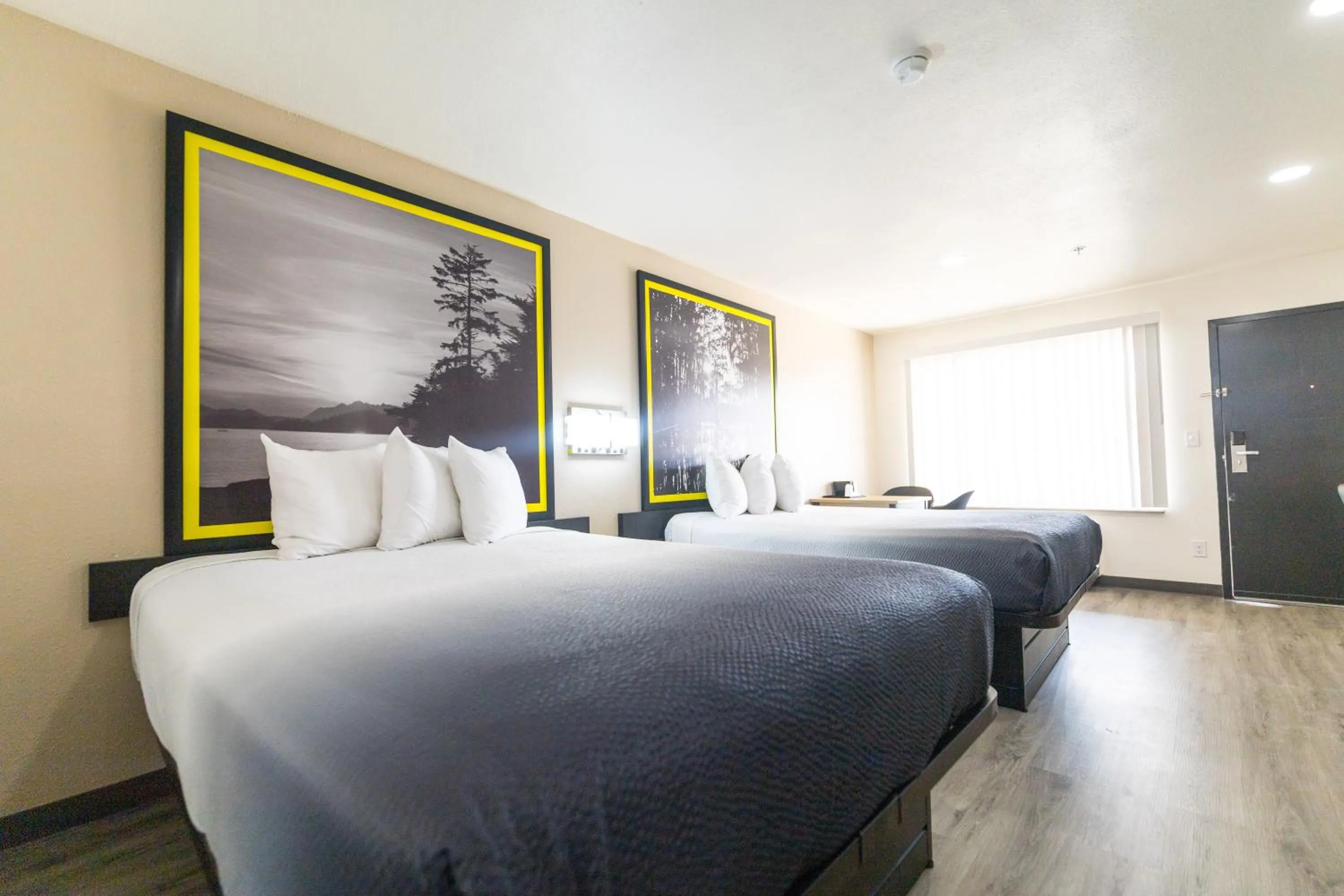 Bed in Super 8 by Wyndham Jasper TX