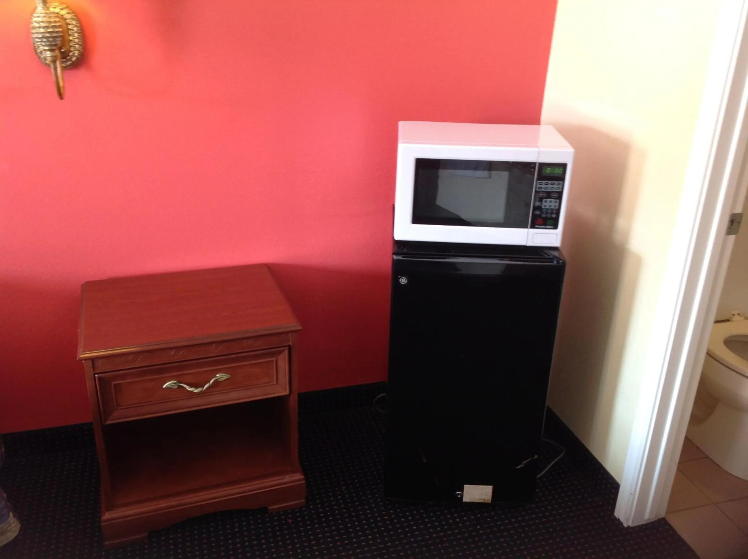 Executive Inn & Suites