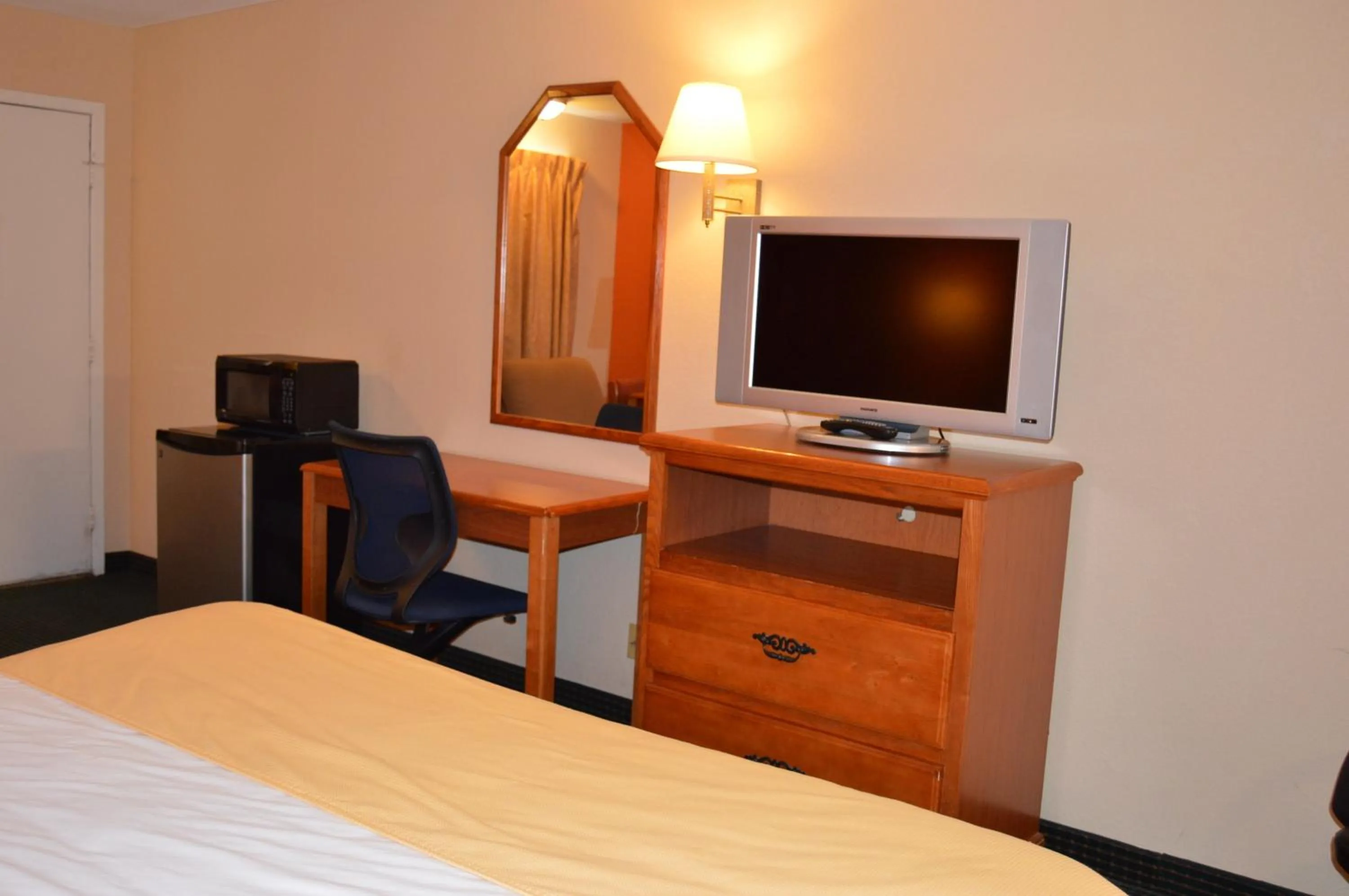 Bedroom, Bed in Americas Best Value Inn Gainesville TX