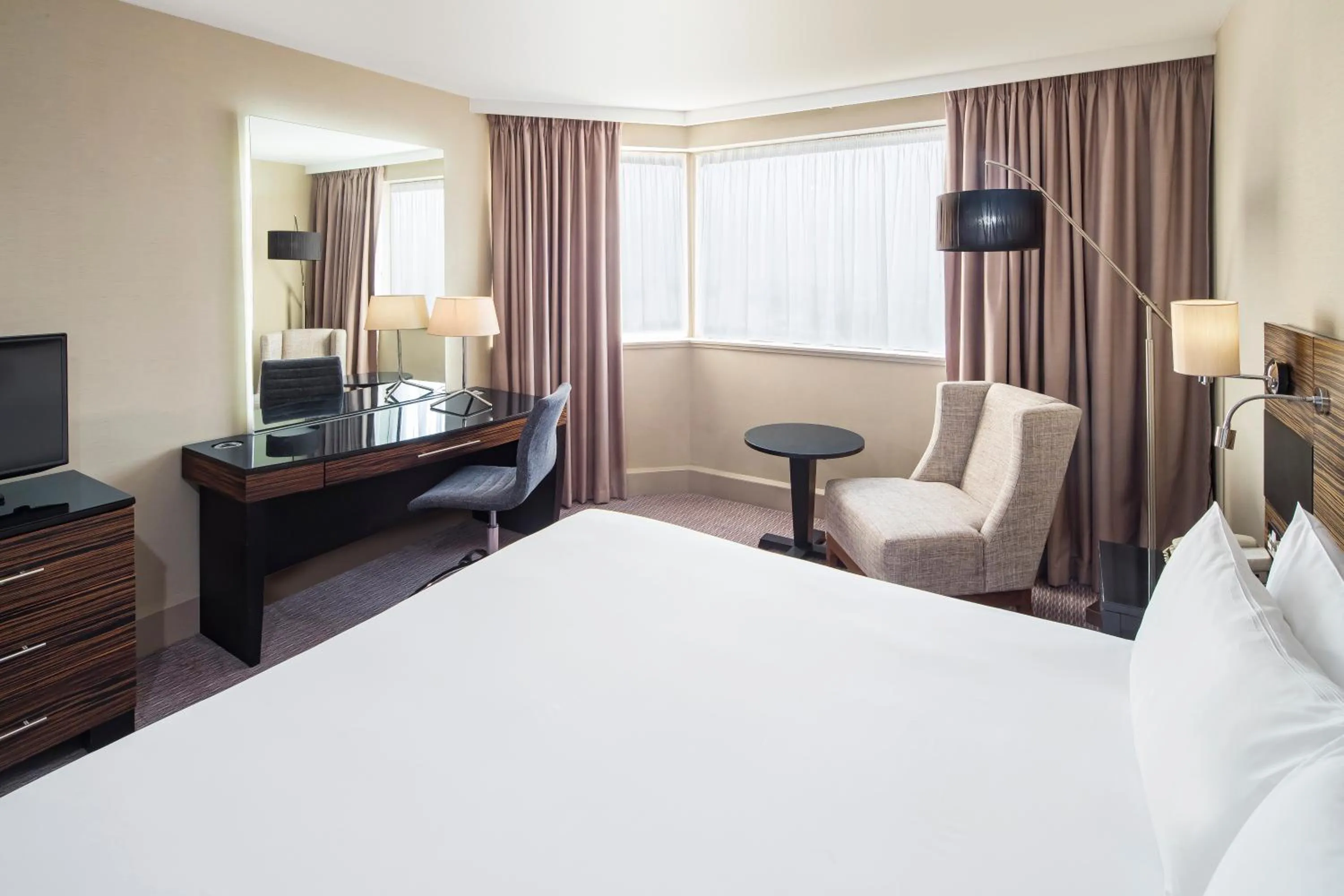 Photo of the whole room, Bed in Crowne Plaza Glasgow by IHG